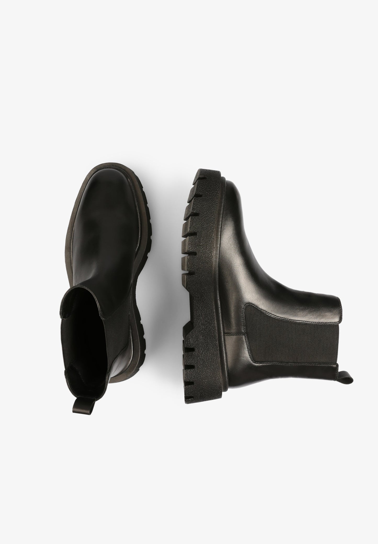 SHORT BOOTS WITH TRACK SOLE