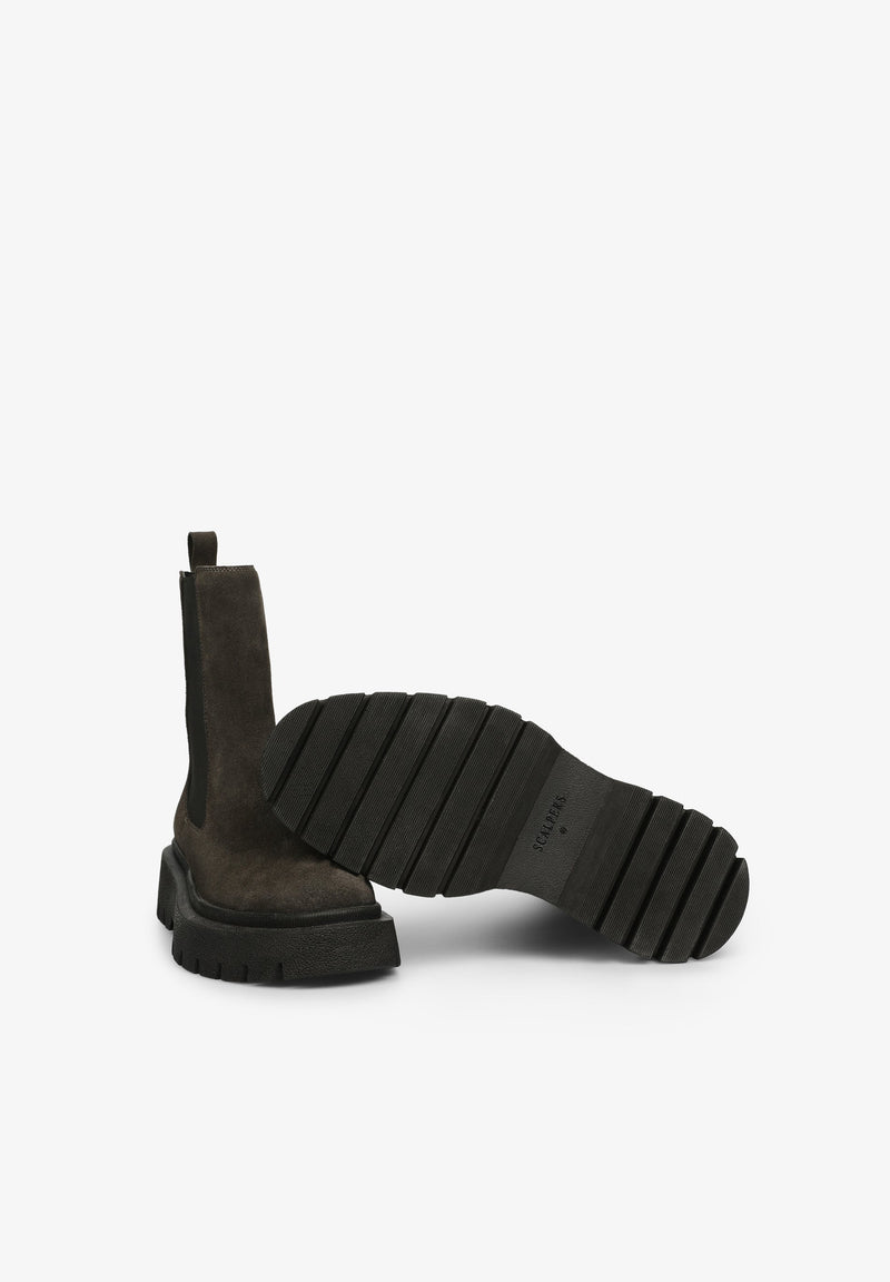 LEATHER BOOTS WITH TRACK SOLE