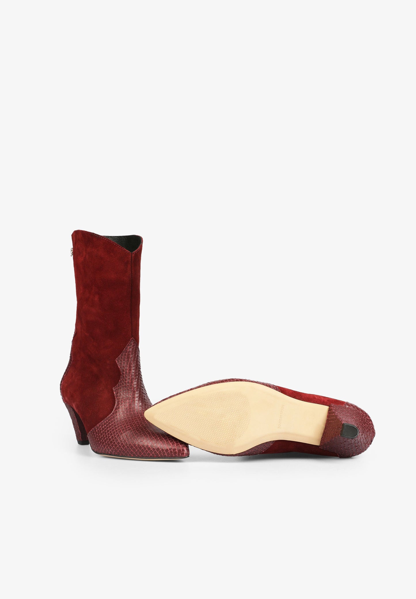 POINTED TOE COWBOY BOOTS