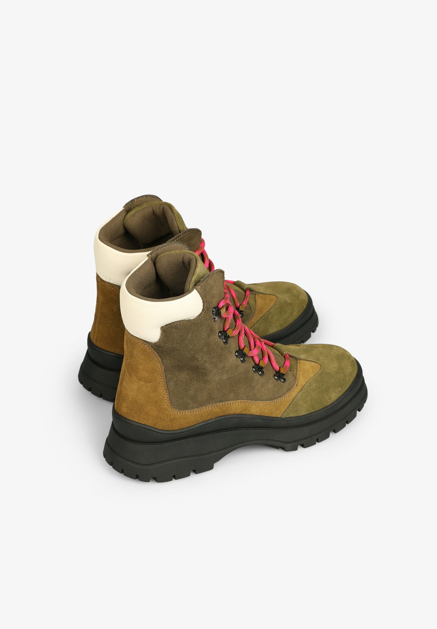 LEATHER HIKING BOOTS