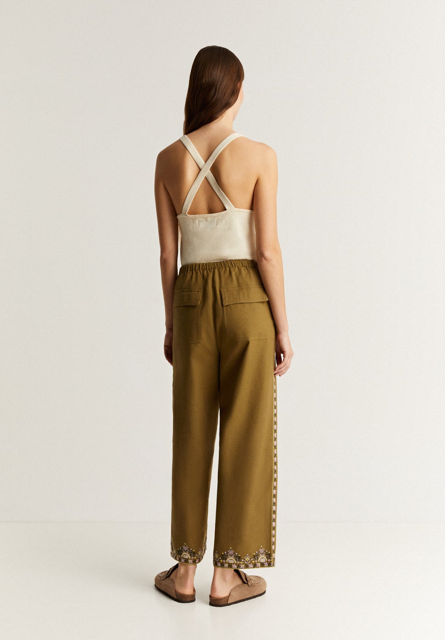 TROUSERS WITH ETHNIC EMBROIDERY DETAIL