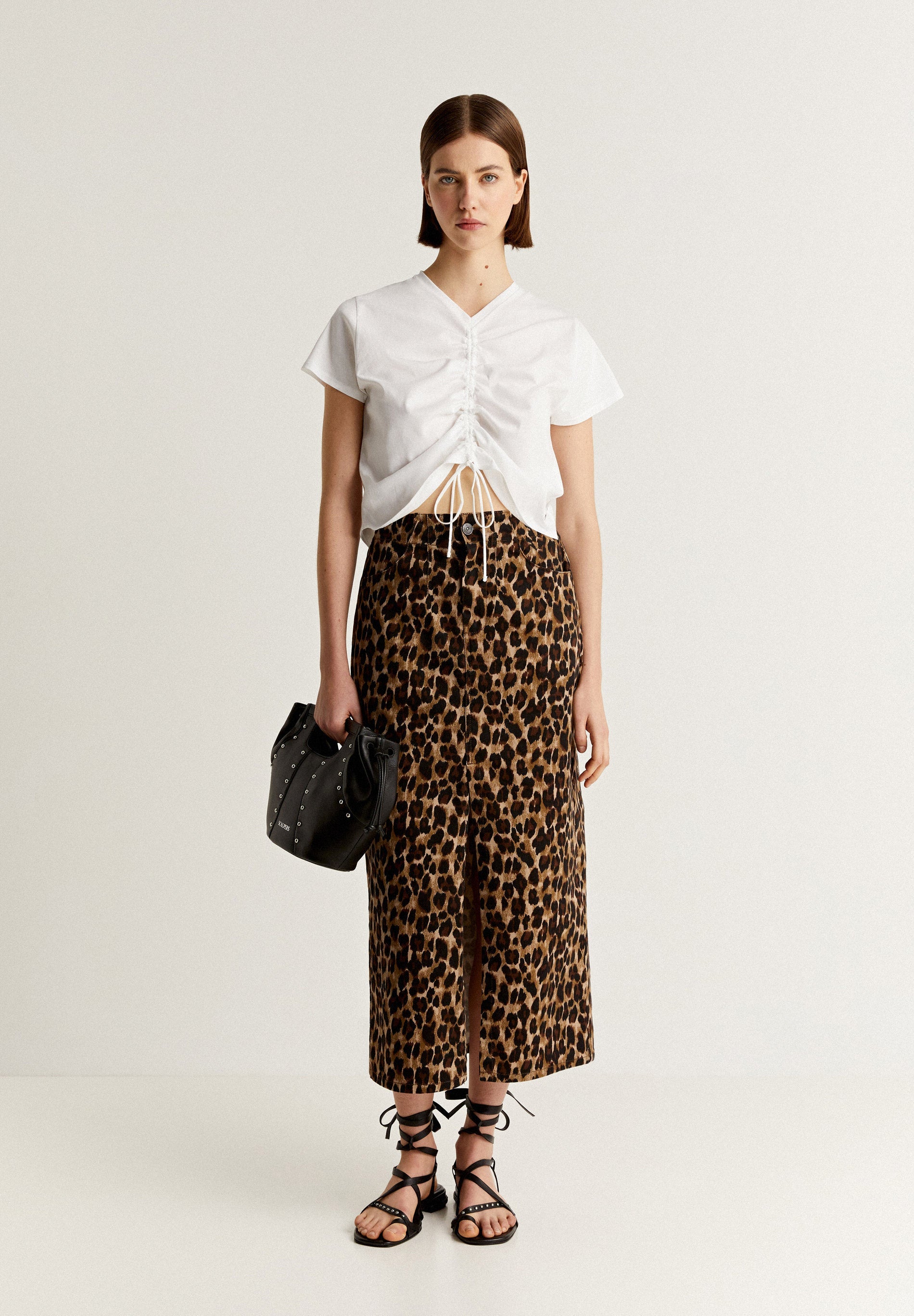 T-SHIRT WITH FRONT GATHERED DETAIL