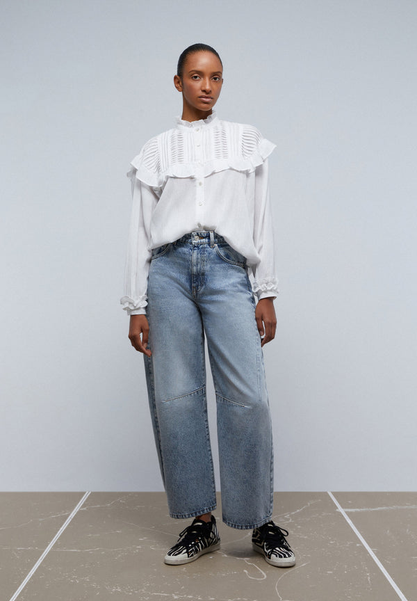 WIDE LEG JEANS WITH BUCKLE DETAIL
