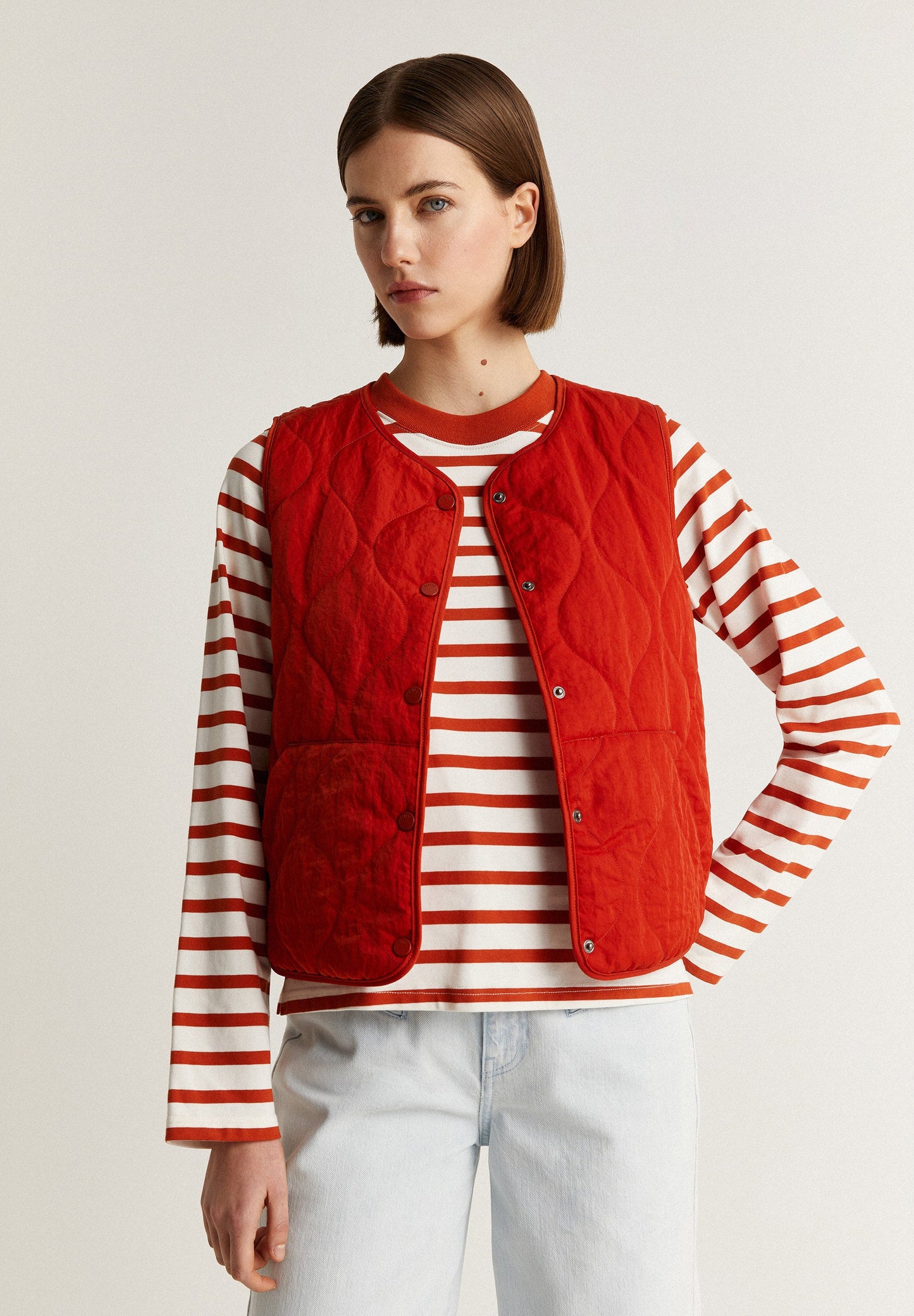 PUFFER VEST WITH ROUND COLLAR