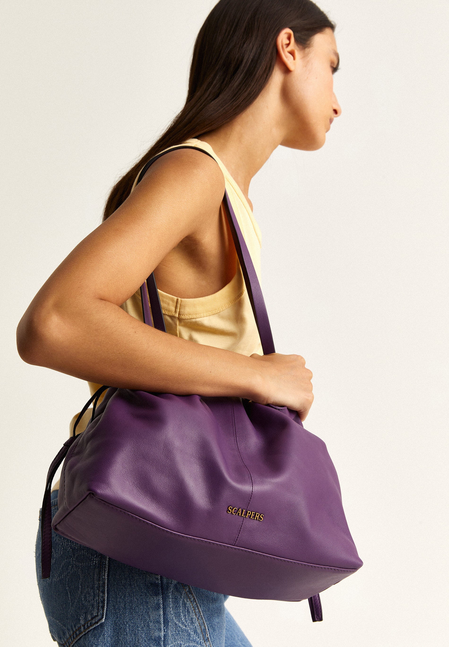 LEATHER SHOULDER BAG WITH GATHERED DETAILS