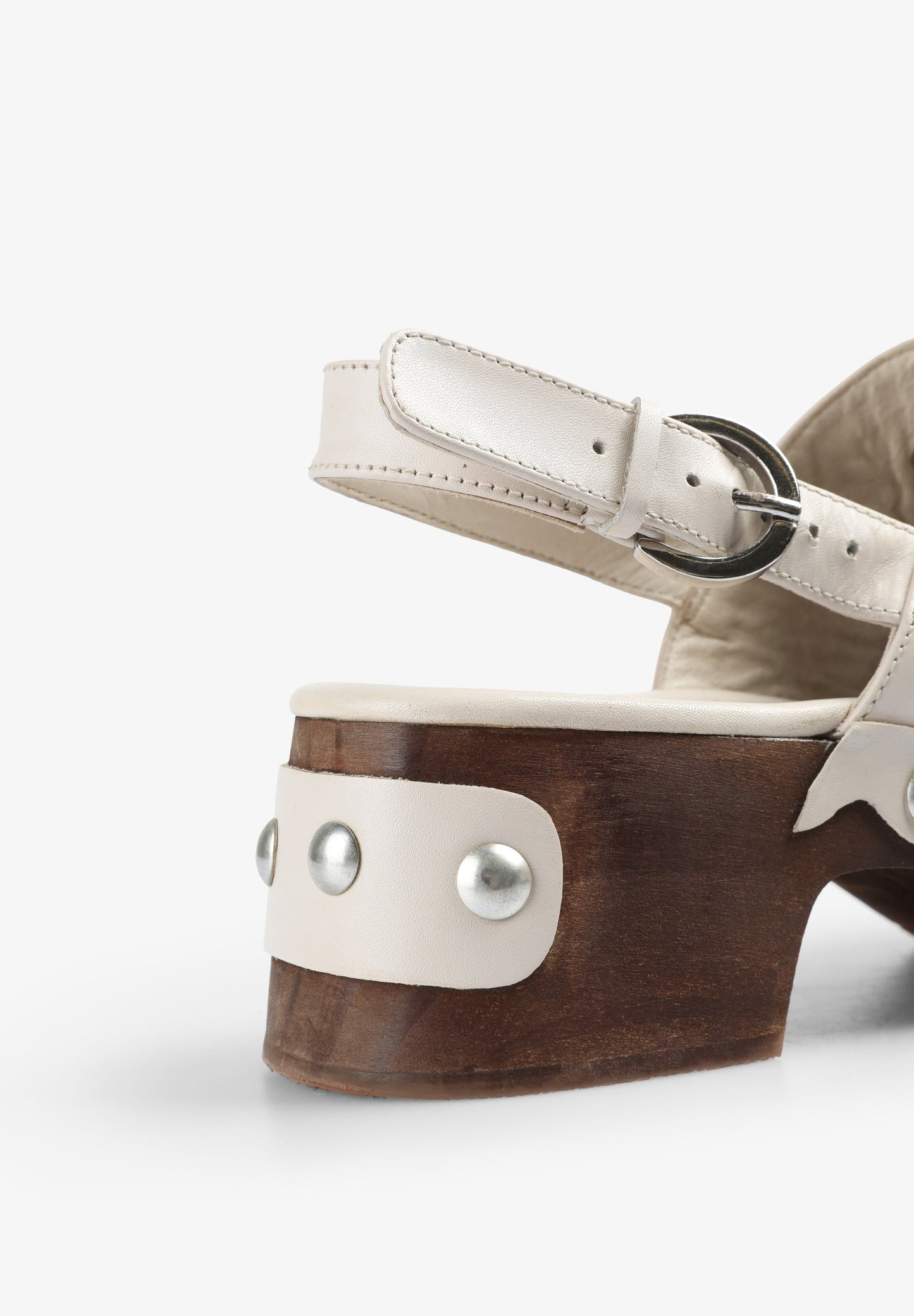 LEATHER CLOGS WITH STUDS