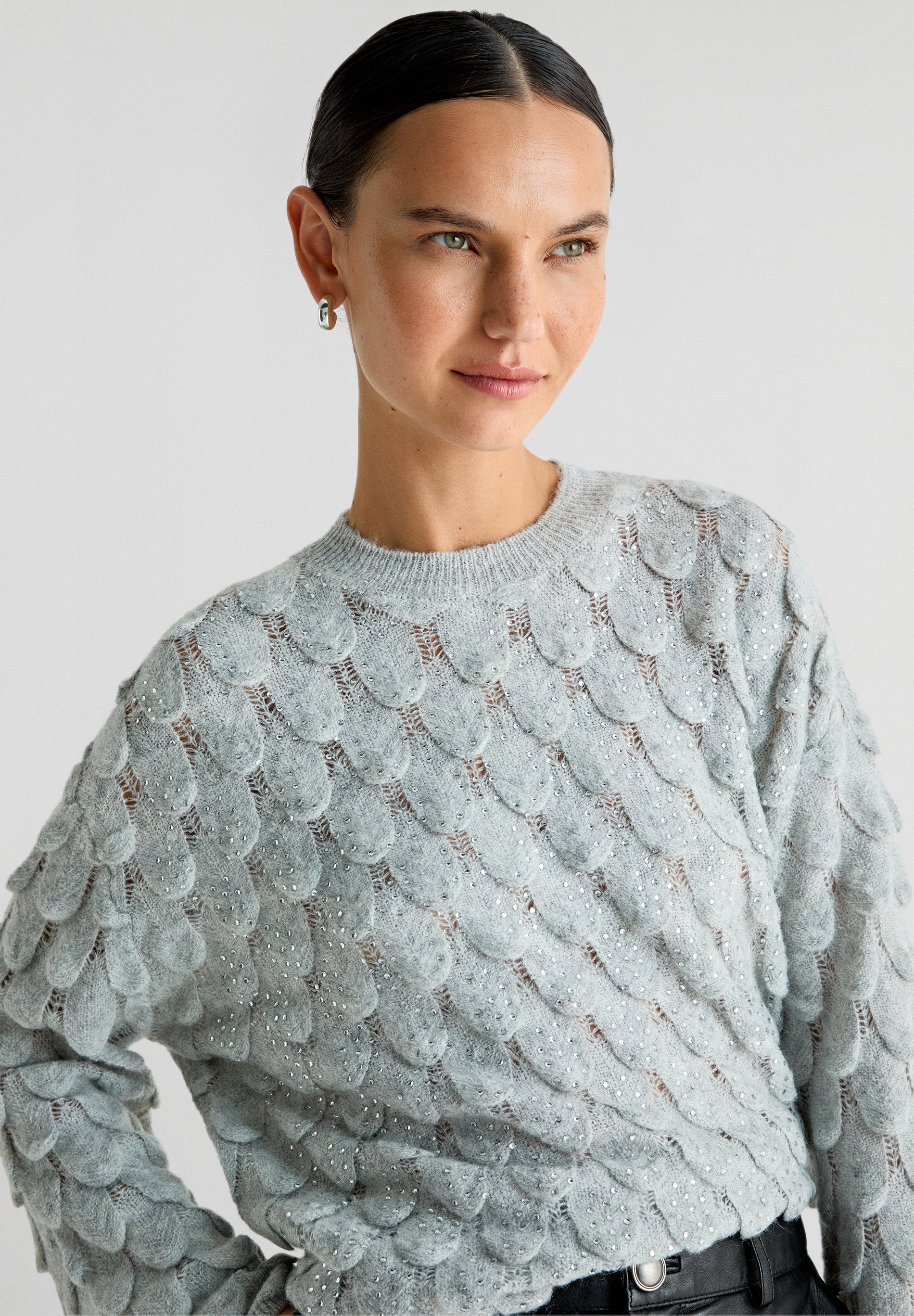 SWEATER WITH CRYSTAL DETAIL