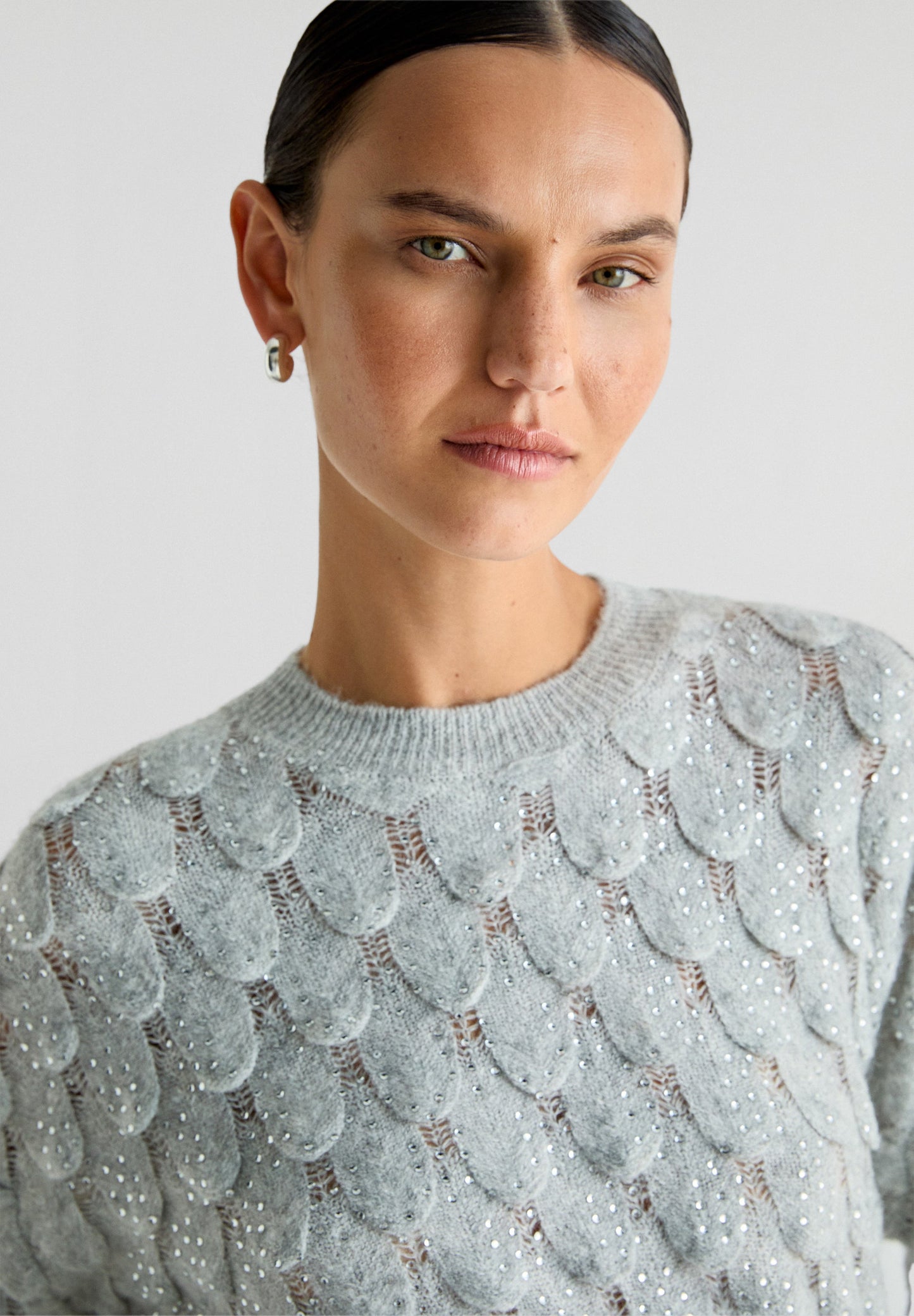 SWEATER WITH CRYSTAL DETAIL