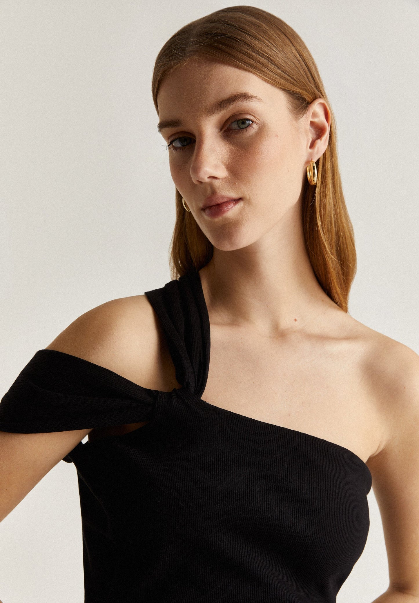 TOP WITH KNOT DETAIL