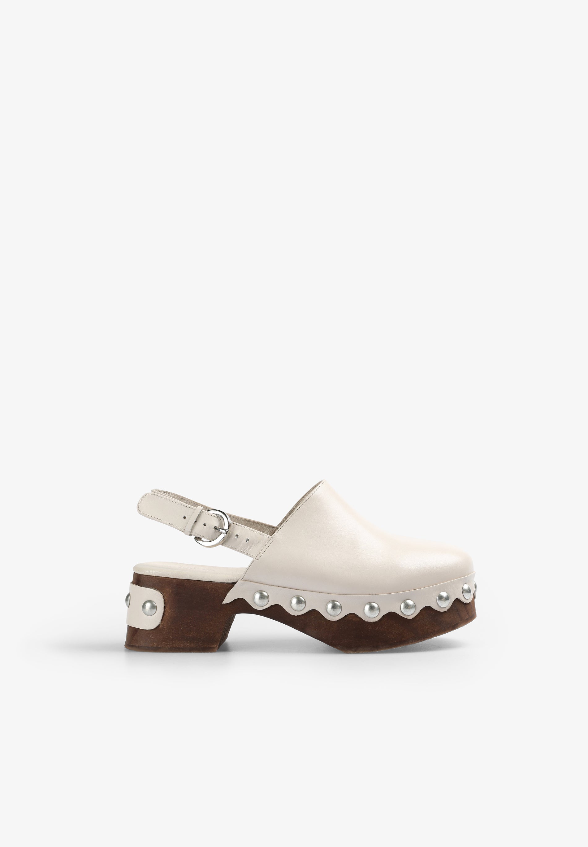 CLOGS WITH STUDS