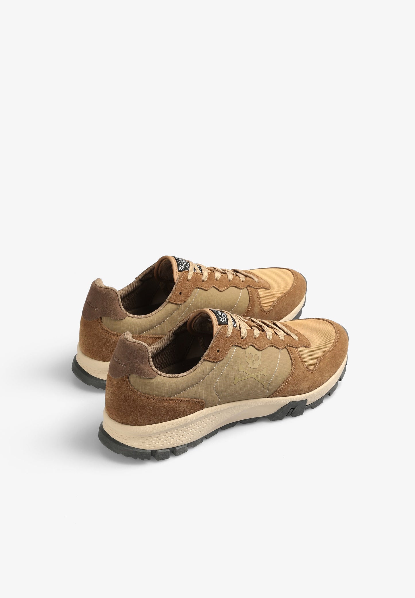 SNEAKERS WITH REFLECTIVE DETAILS