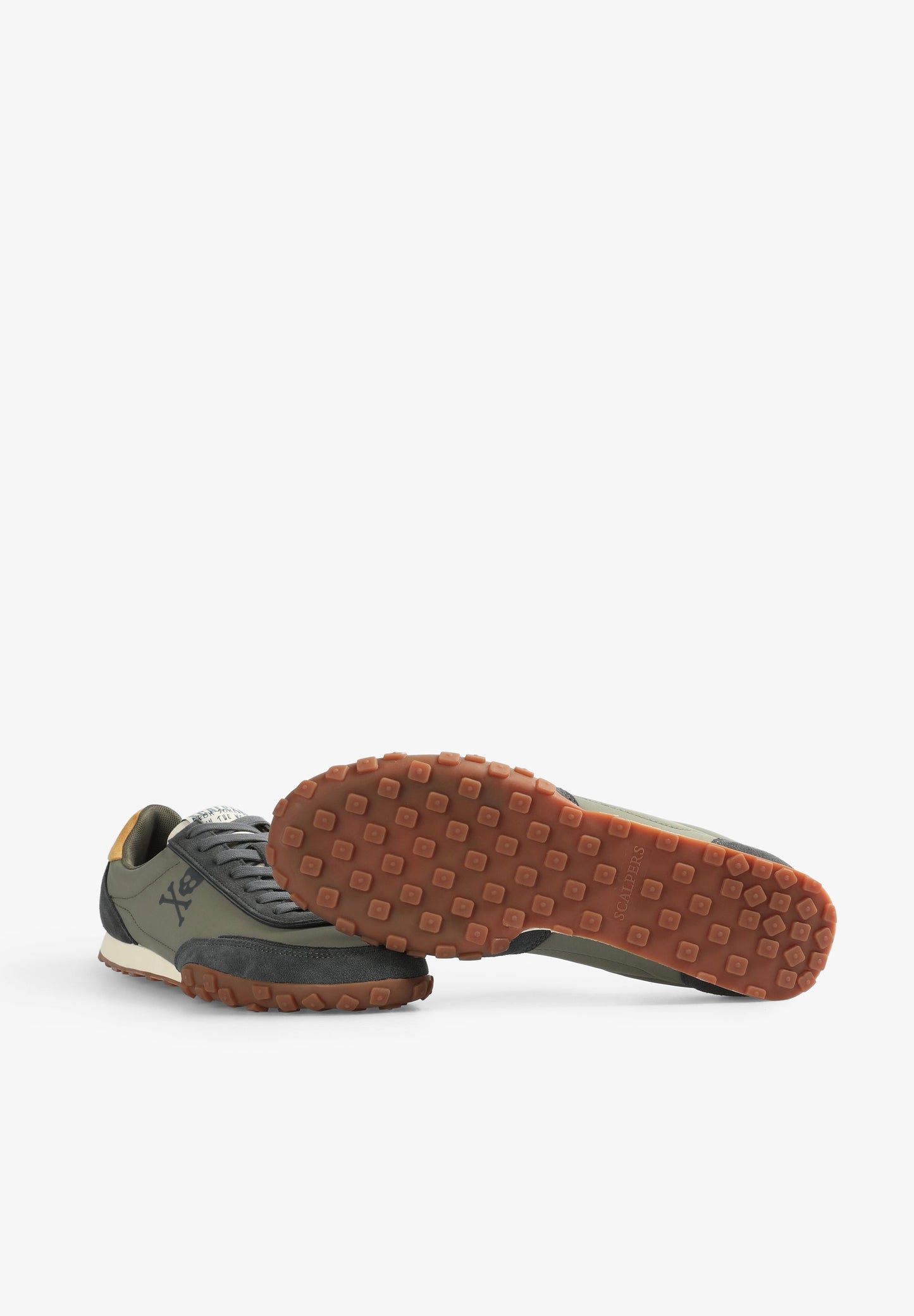 LOW SNEAKERS WITH SKULL PRINT