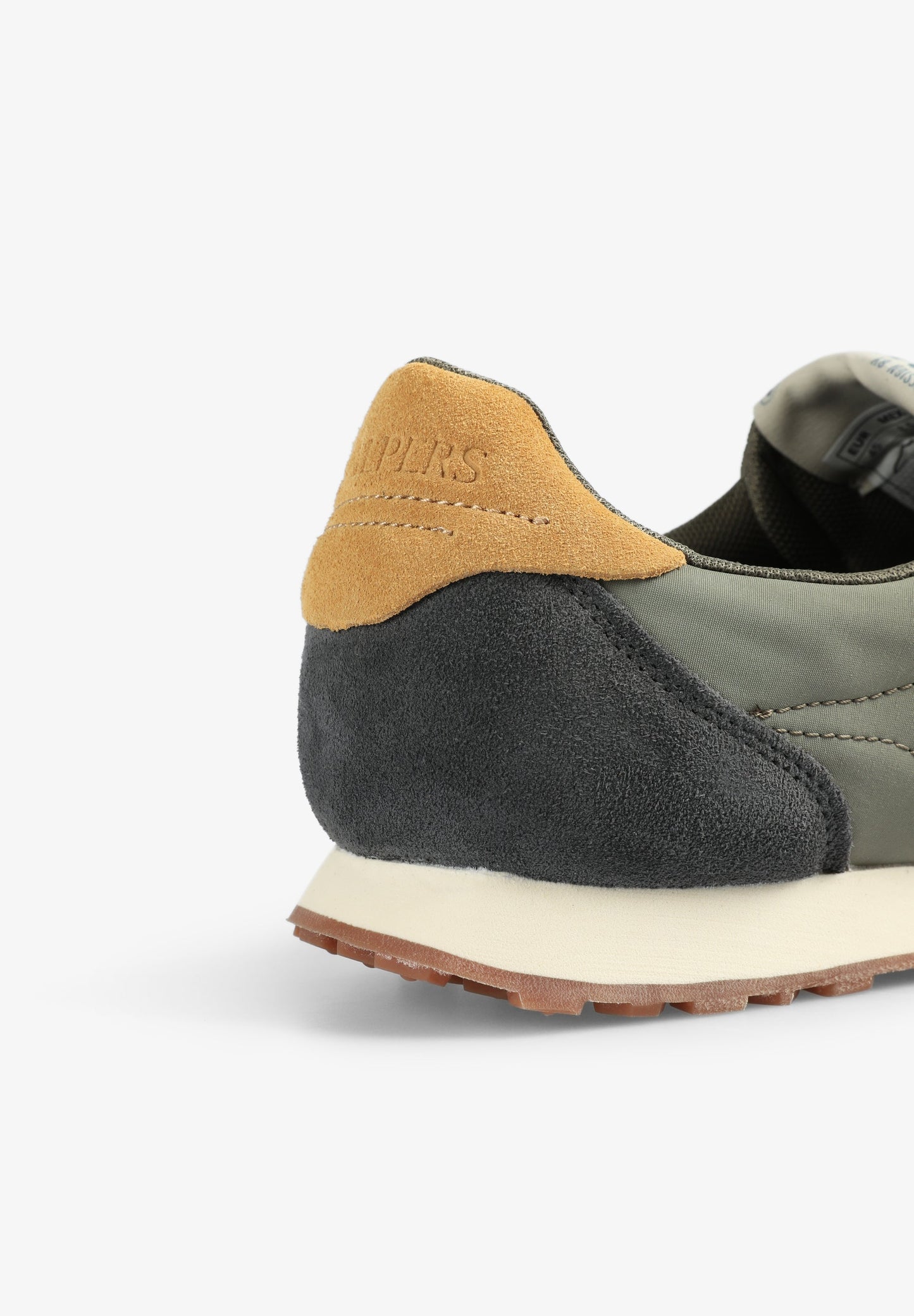 LOW SNEAKERS WITH SKULL PRINT