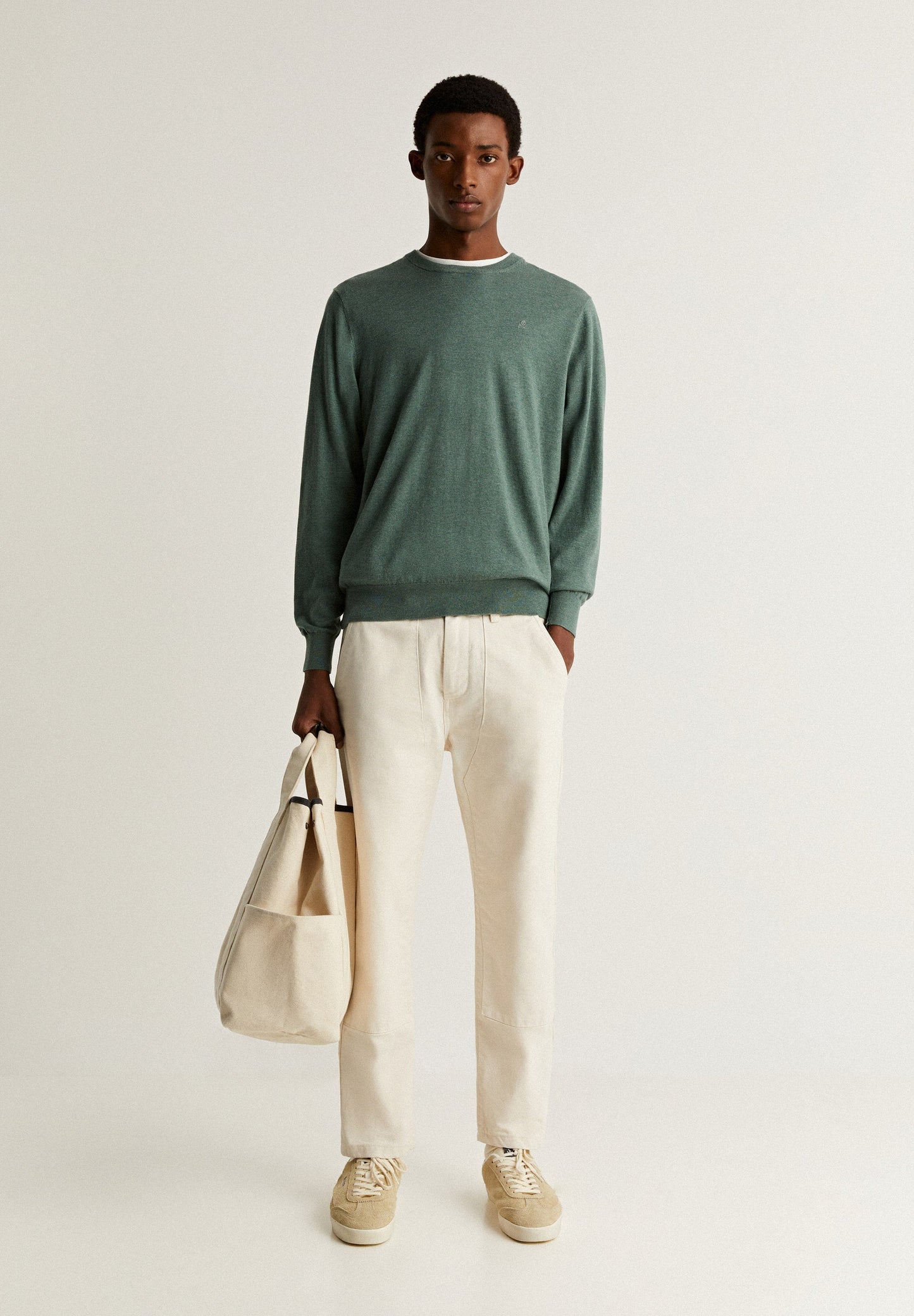 ROUND NECK SWEATER WITH SKULL