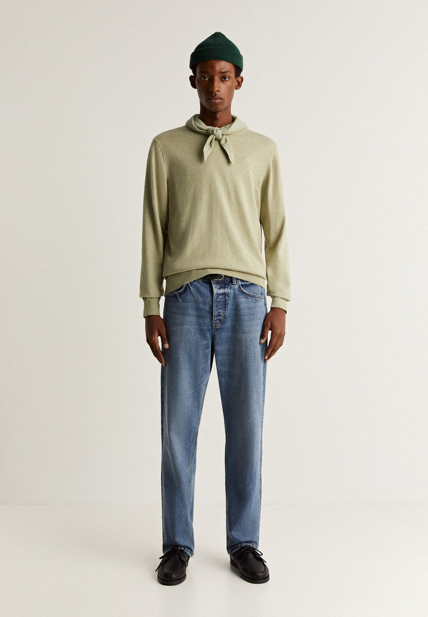 ROUND NECK SWEATER WITH SKULL