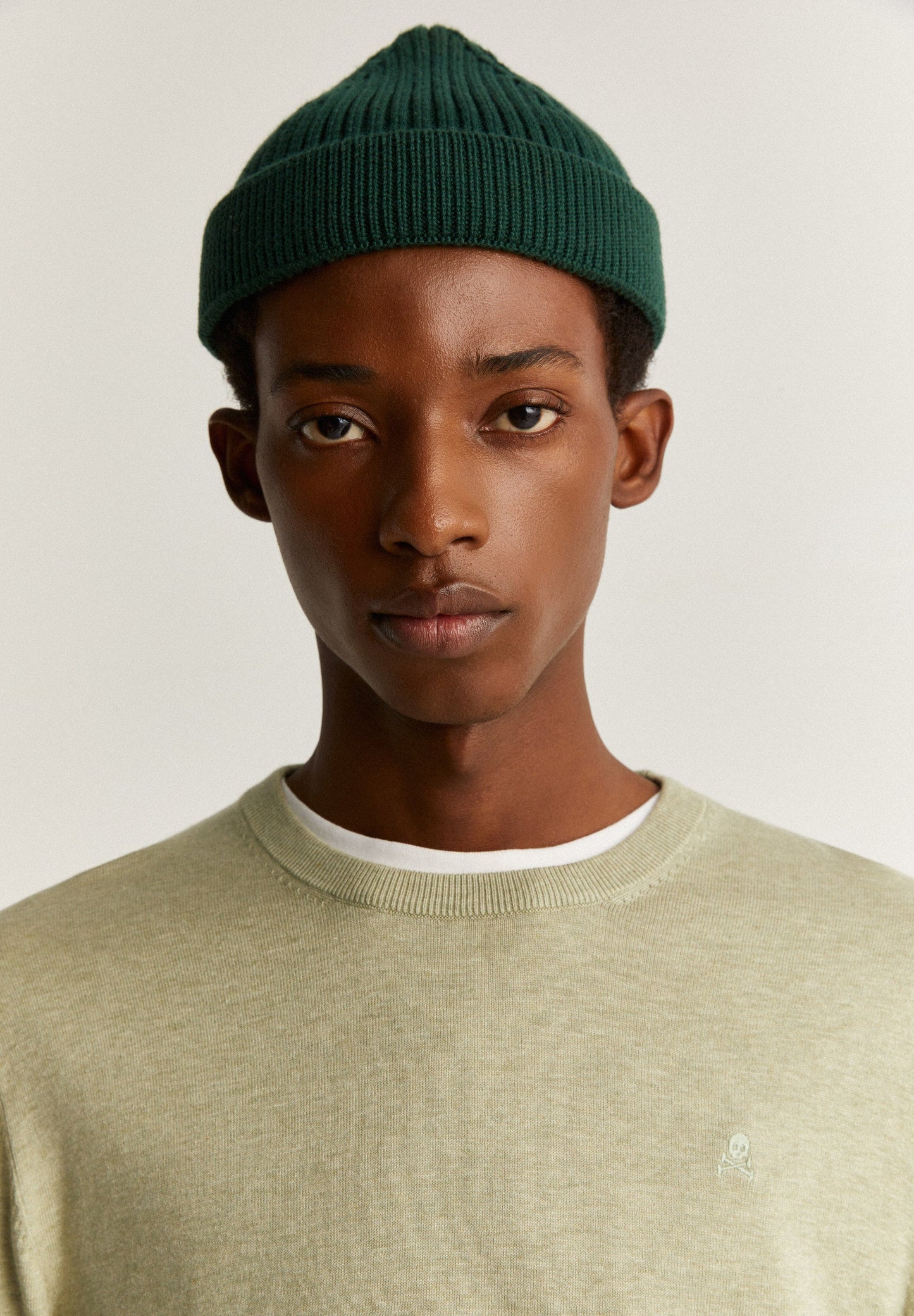 ROUND NECK SWEATER WITH SKULL