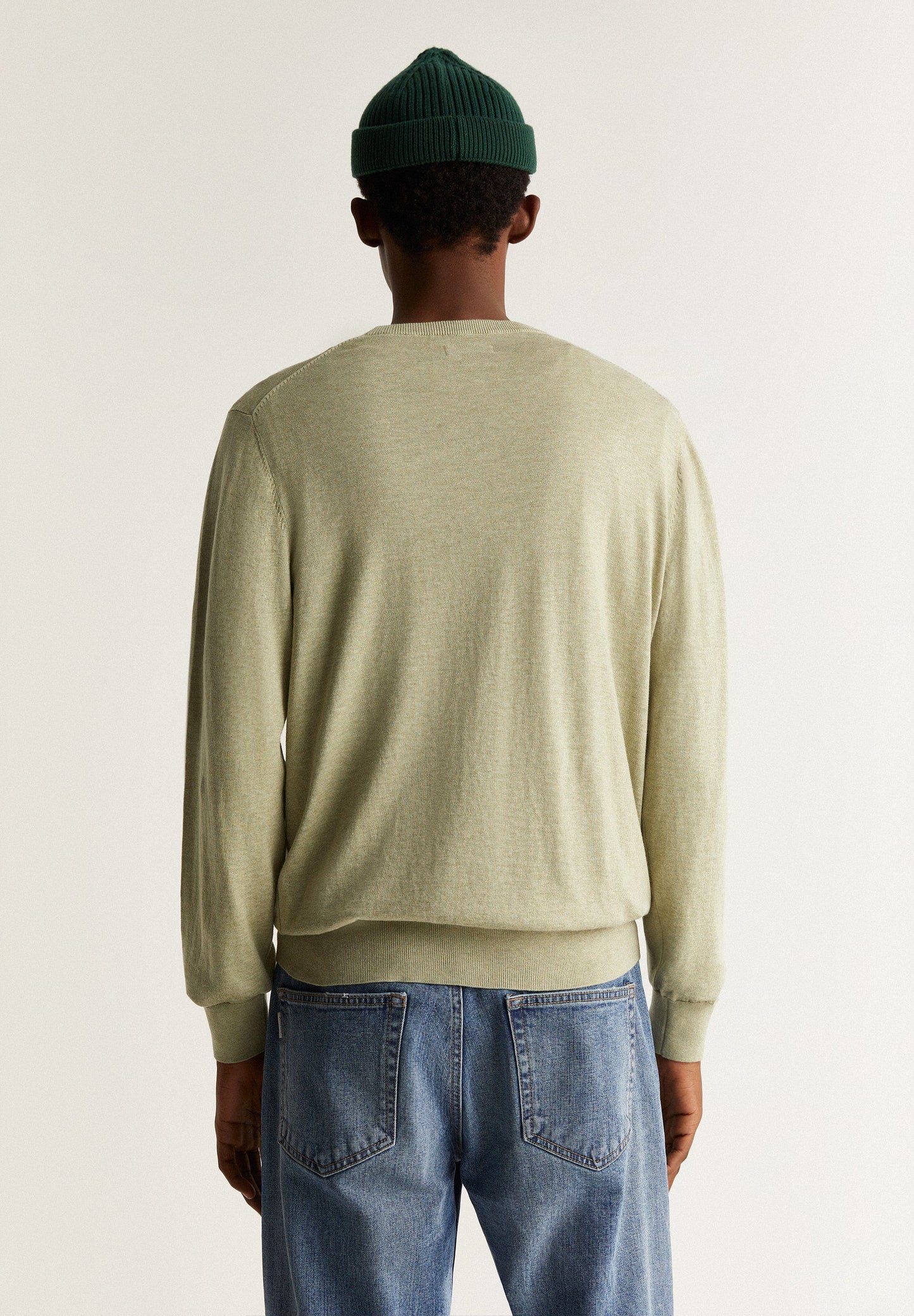 ROUND NECK SWEATER WITH SKULL