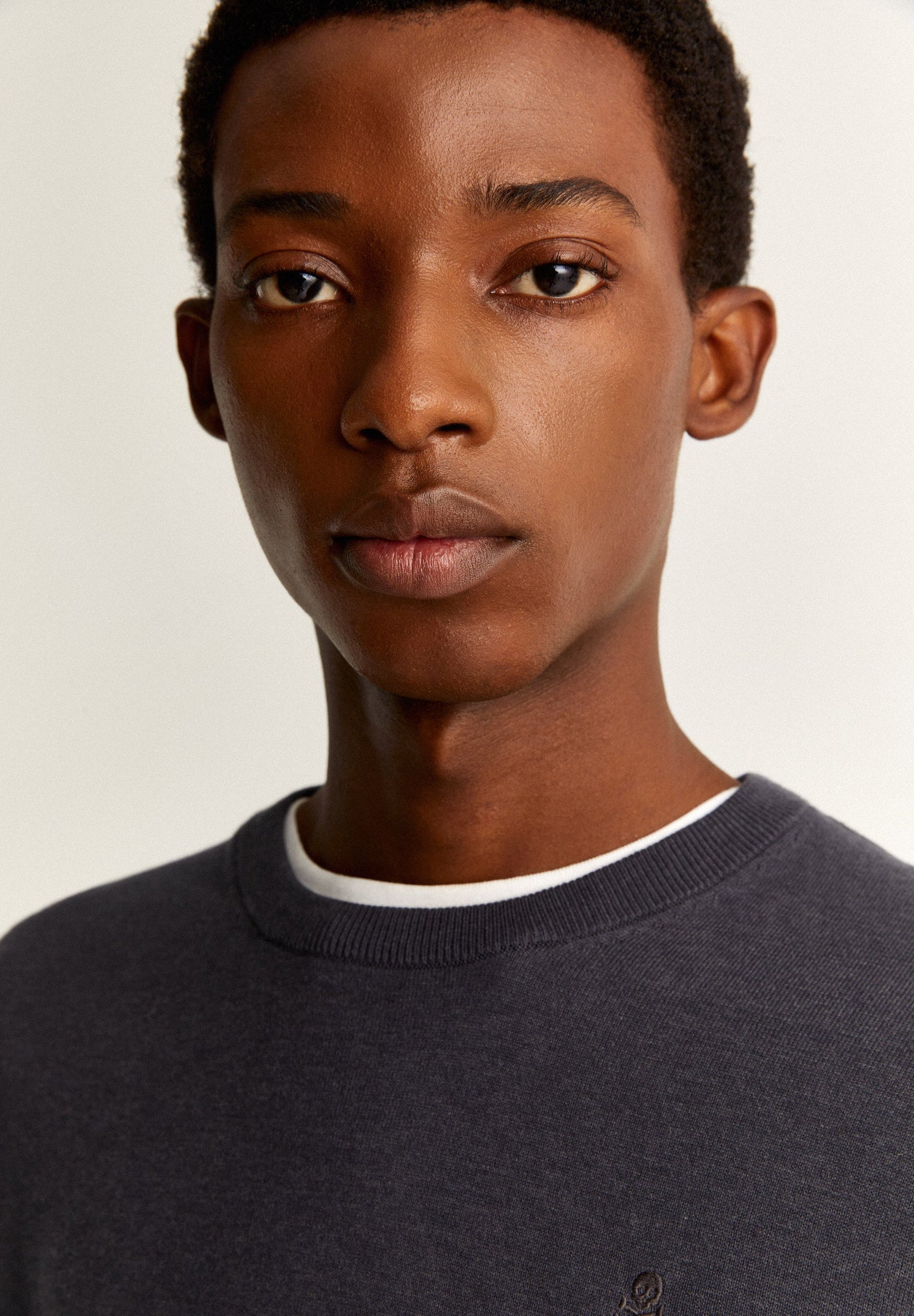 ROUND NECK SWEATER WITH SKULL