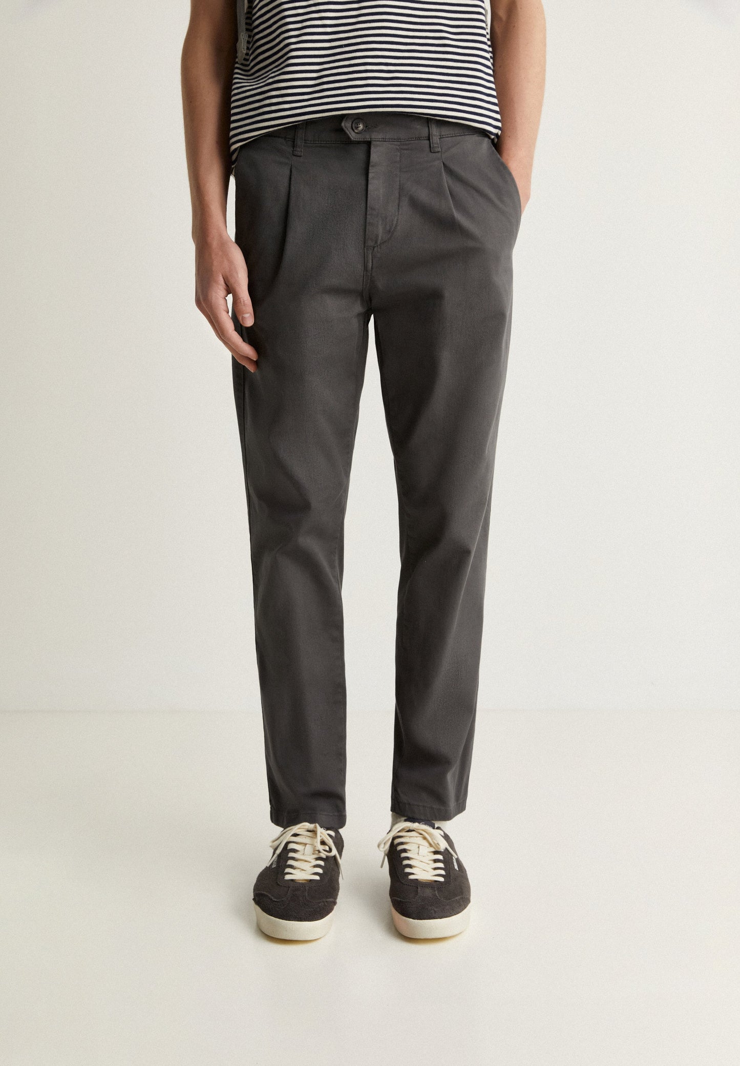 RELAXED CHINO TROUSERS WITH DARTS