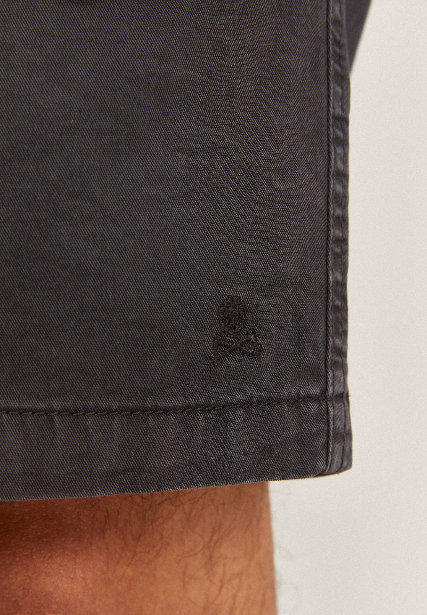 CLASSIC BERMUDA SHORTS