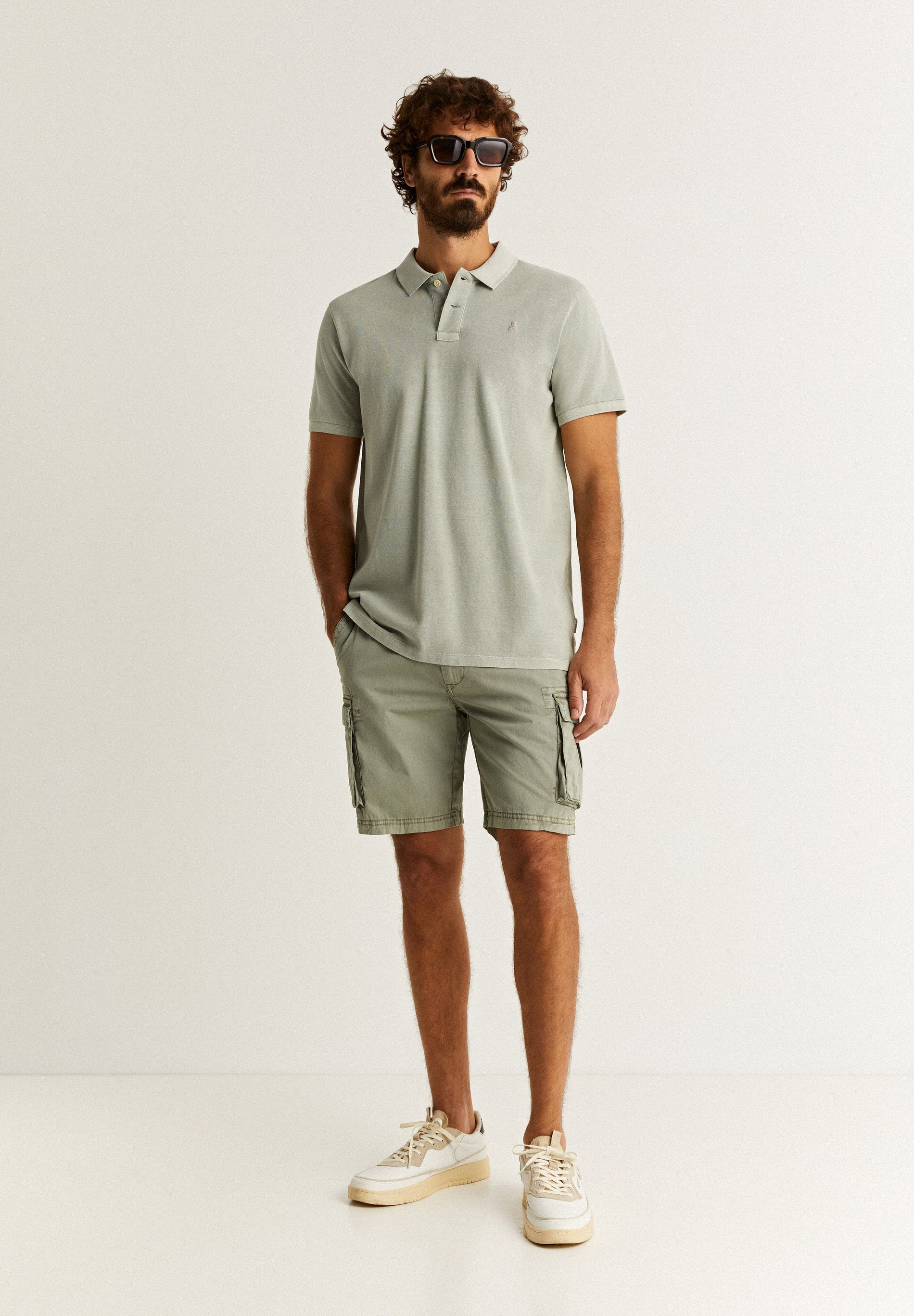 CARGO BERMUDA SHORTS WITH POCKETS