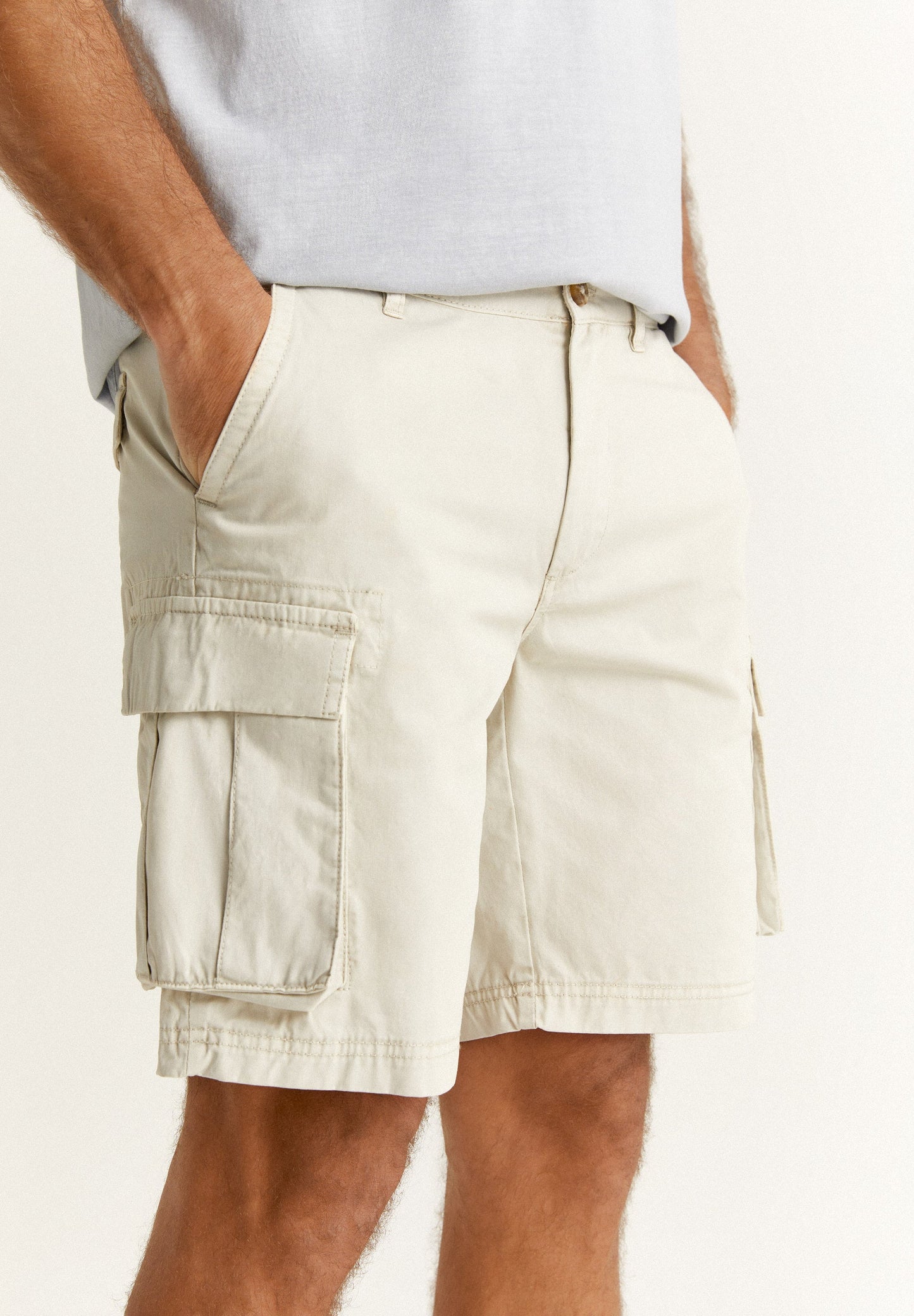 CARGO BERMUDA SHORTS WITH POCKETS