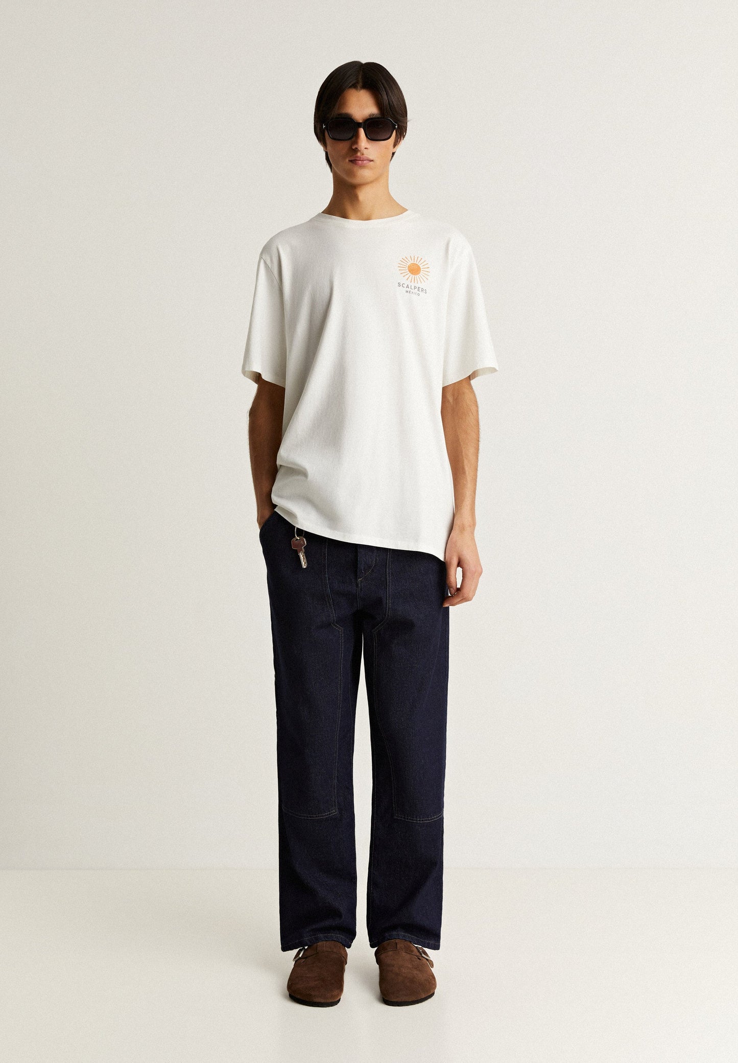 T-SHIRT WITH PRINT ON THE BACK