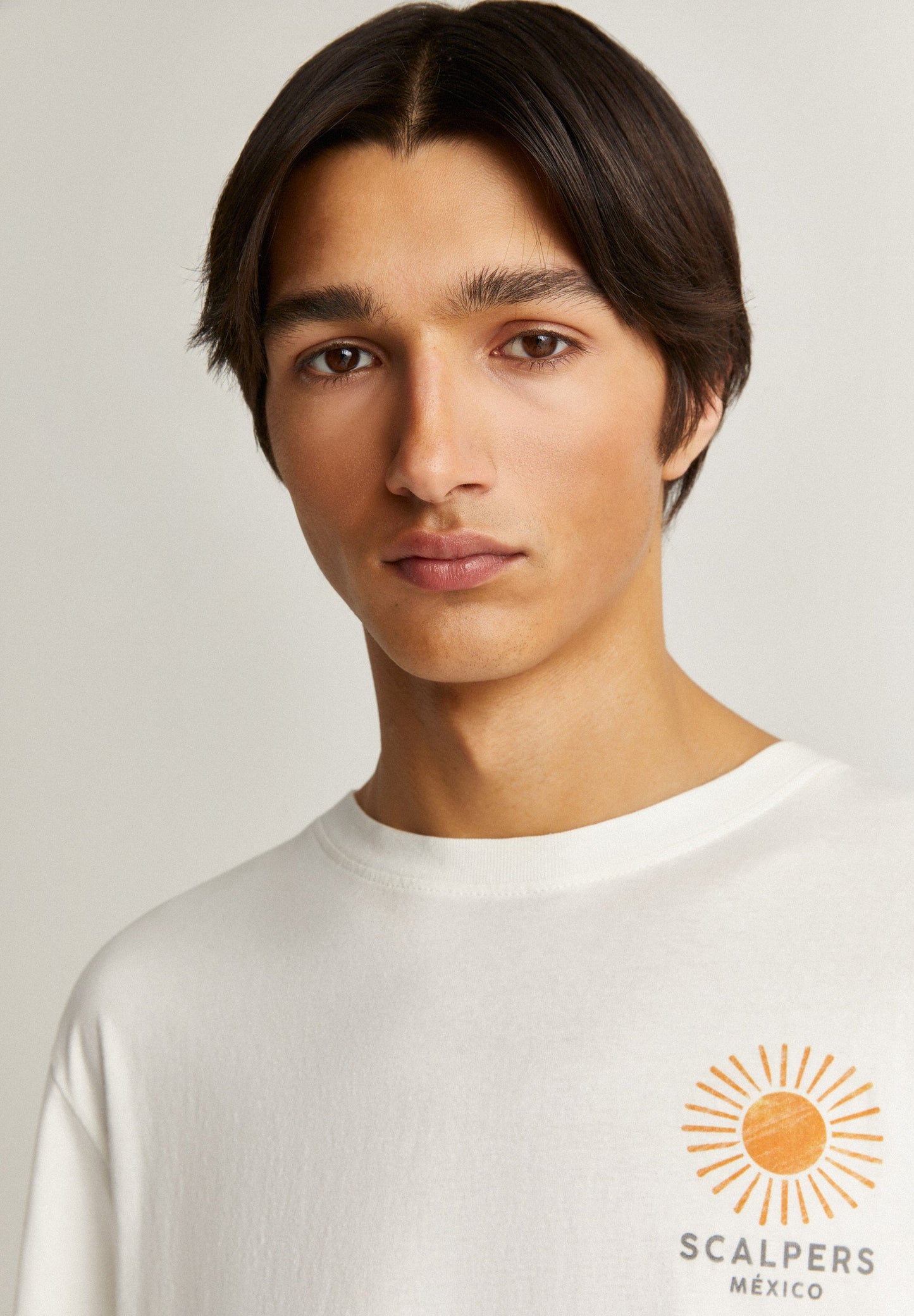 T-SHIRT WITH PRINT ON THE BACK