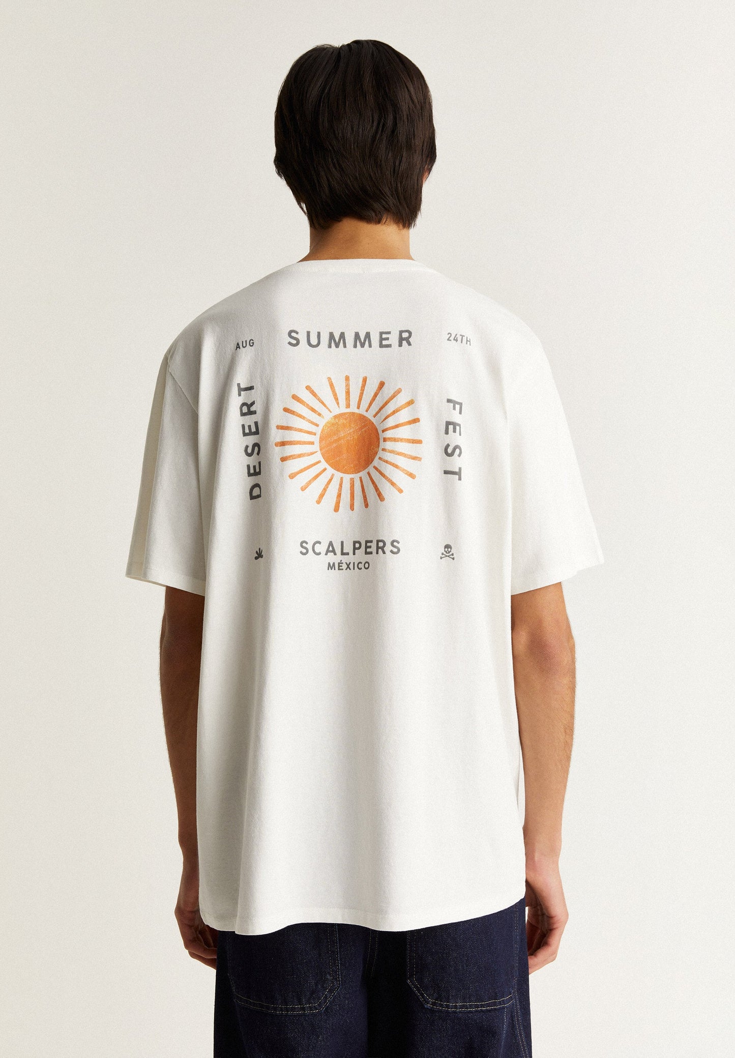 T-SHIRT WITH PRINT ON THE BACK