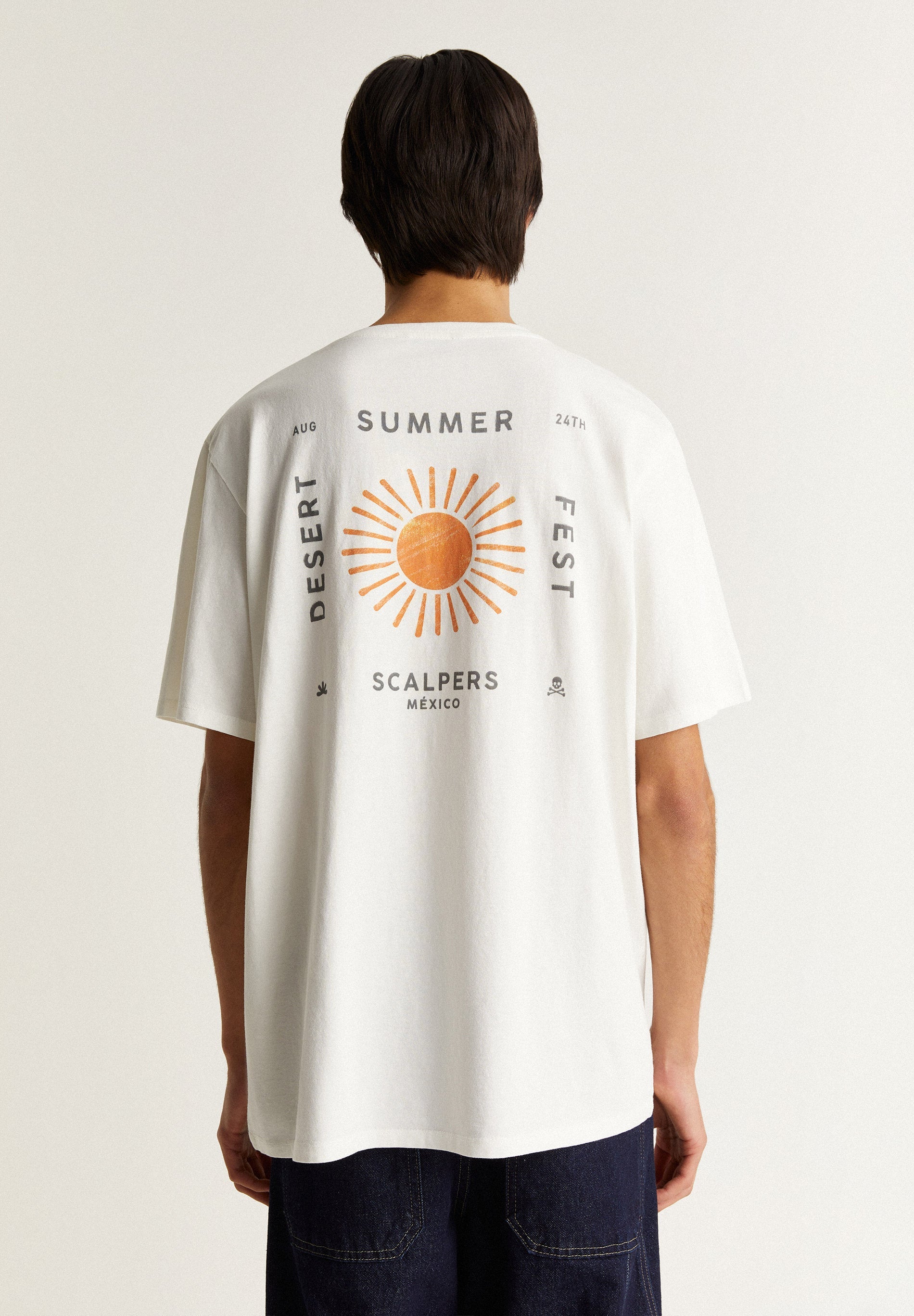T-SHIRT WITH PRINT ON THE BACK