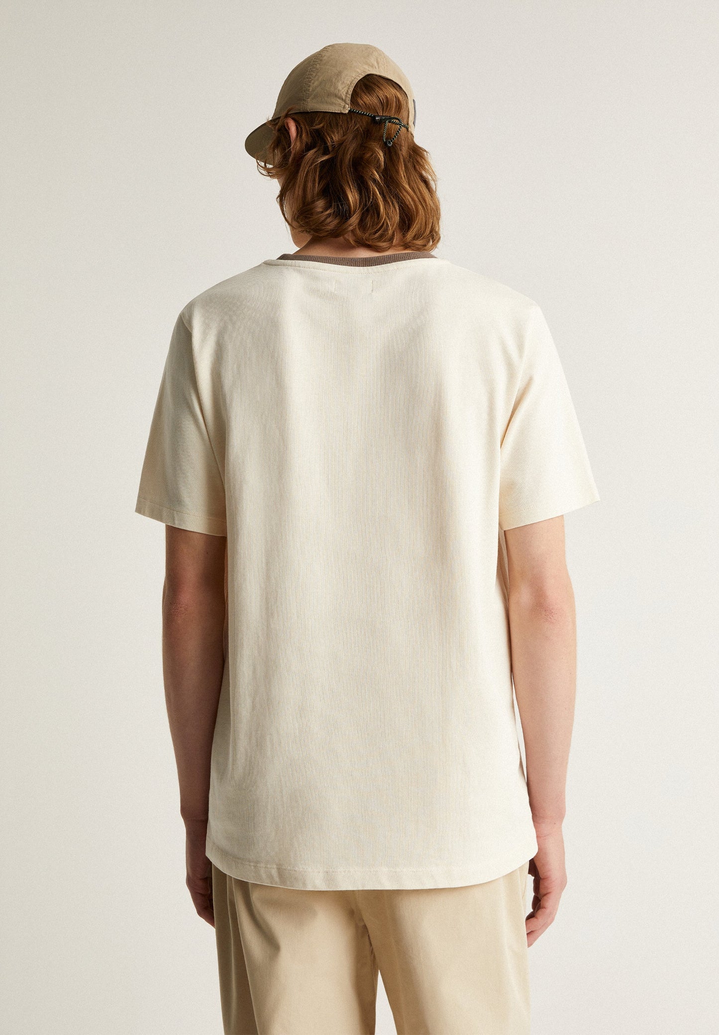 T-SHIRT WITH CONTRAST COLLAR DETAIL