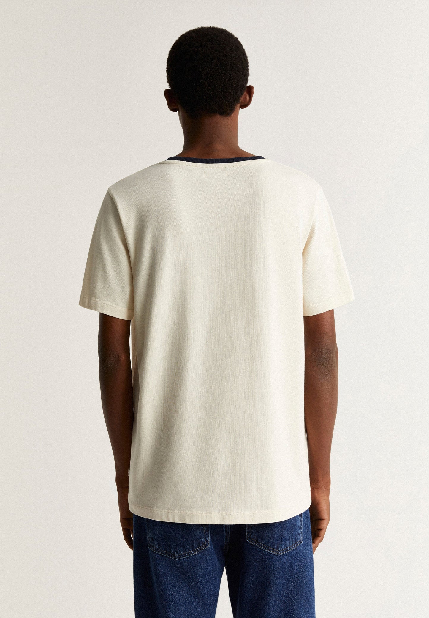 T-SHIRT WITH CONTRAST COLLAR DETAIL