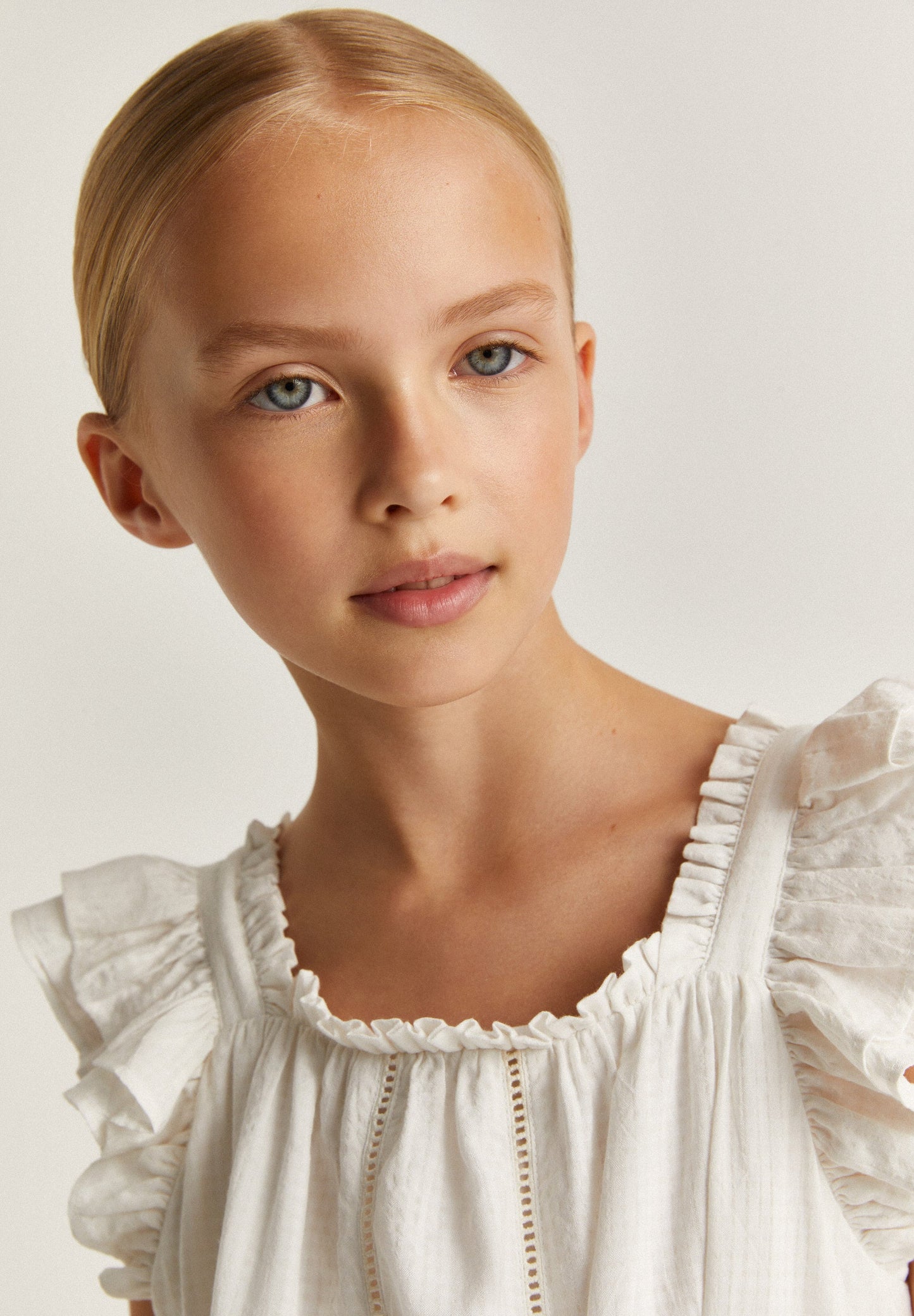 DRESS WITH OPENWORK DETAILS