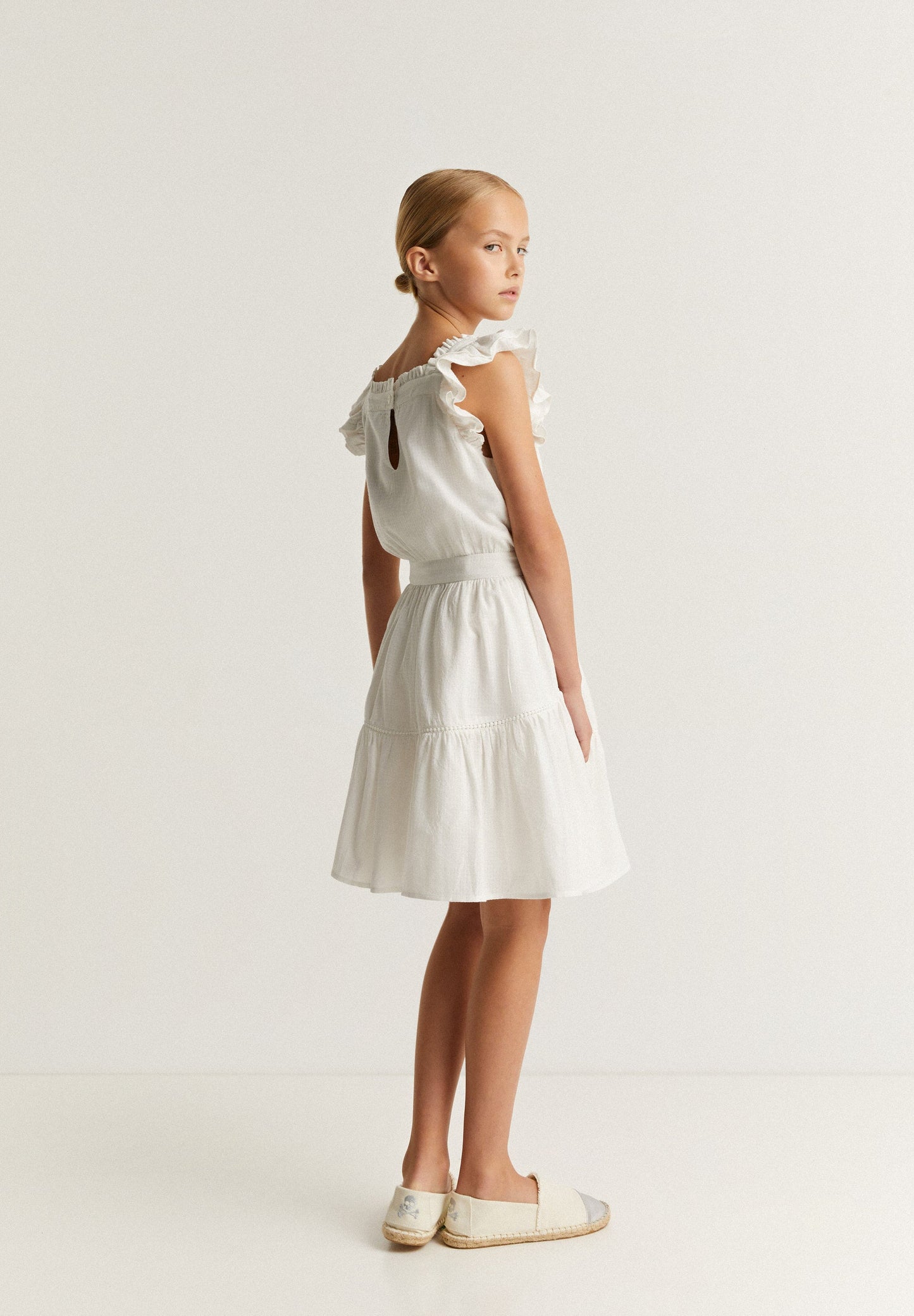 DRESS WITH OPENWORK DETAILS