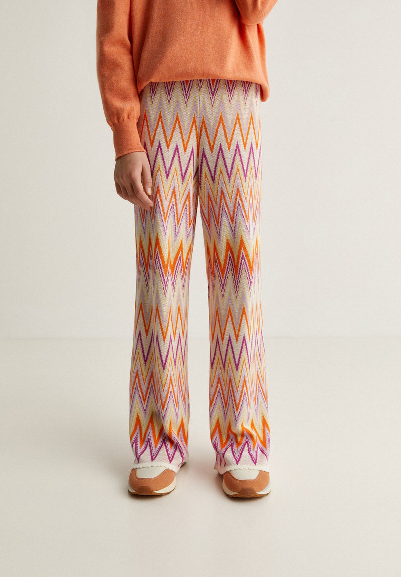 ZIGZAG KNITTED TROUSERS WITH HEM DETAIL