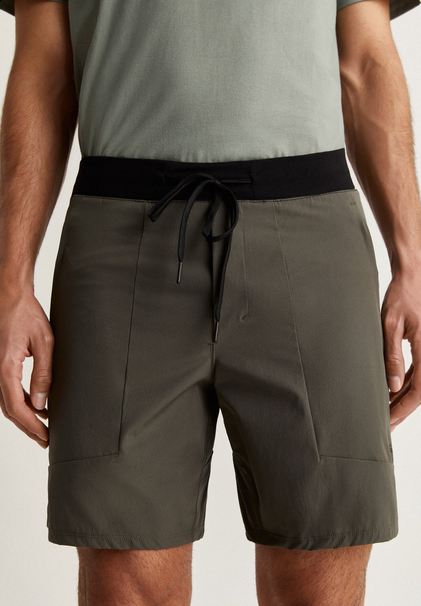 ADRENALINE LIGHTWEIGHT TECHNICAL BERMUDA SHORTS