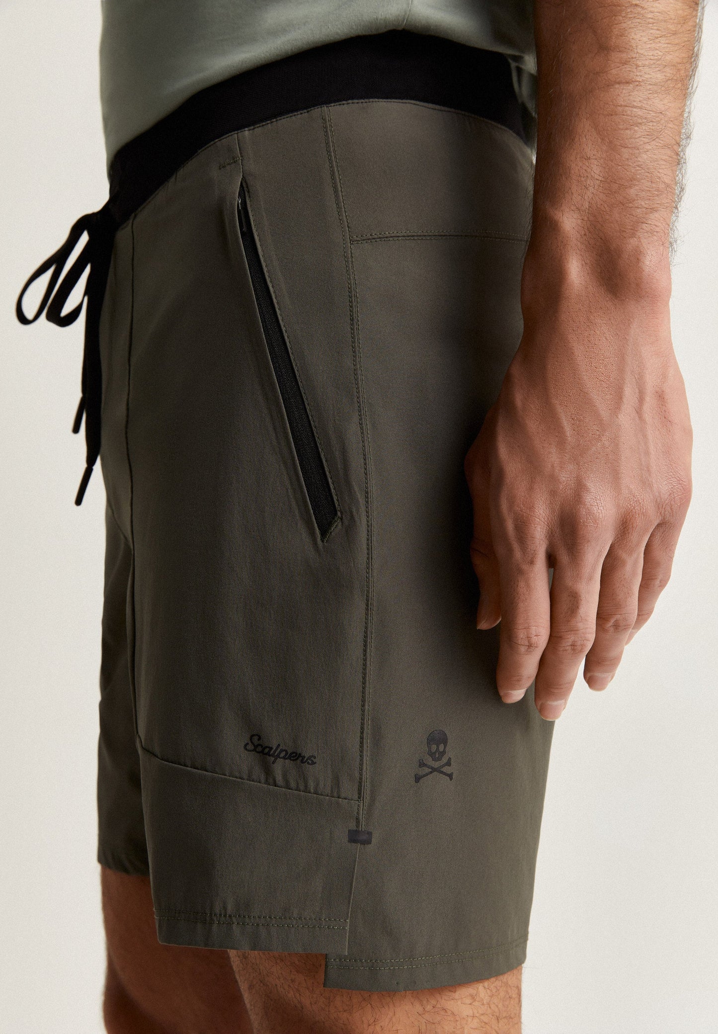 ADRENALINE LIGHTWEIGHT TECHNICAL BERMUDA SHORTS