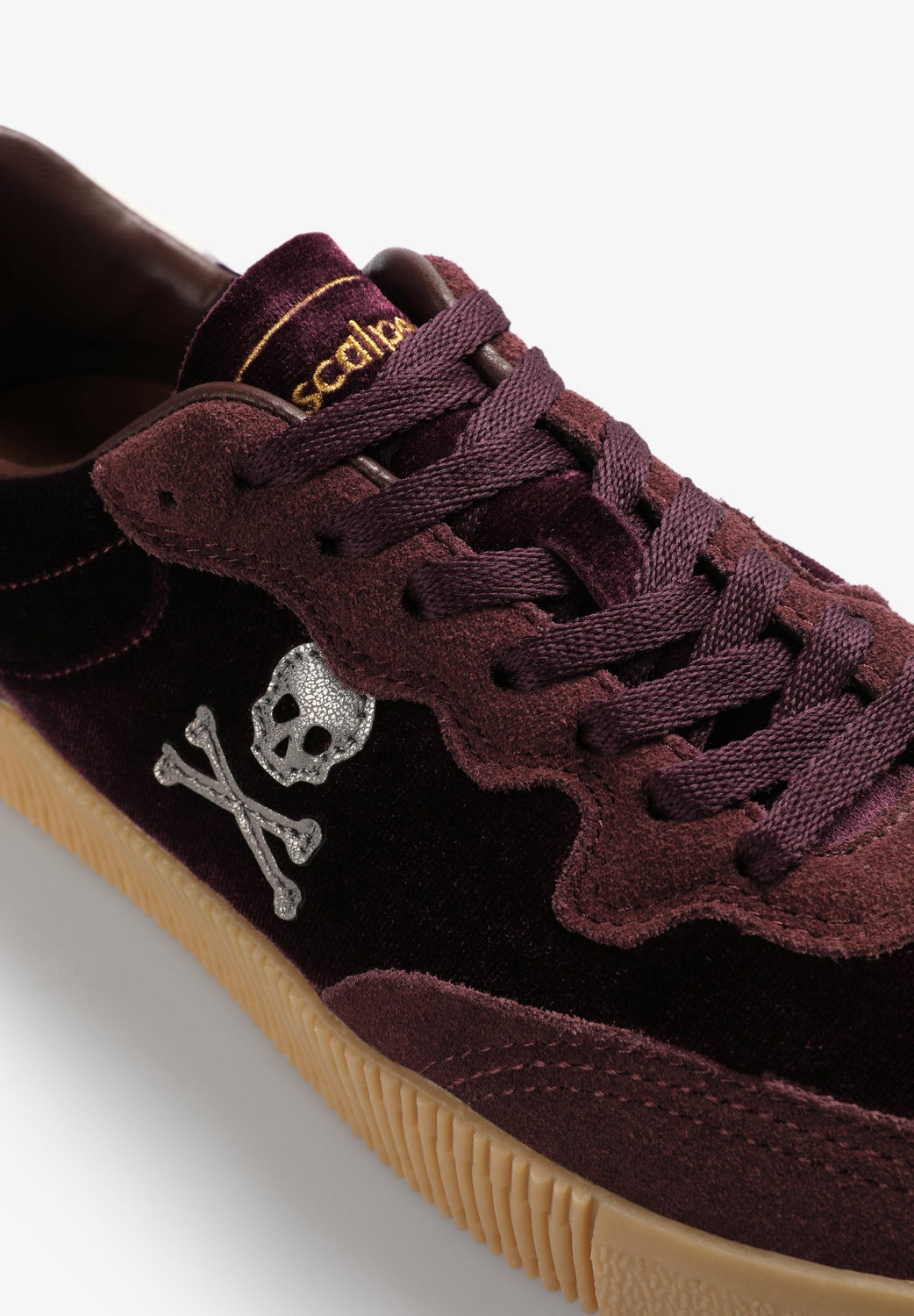 SNEAKERS TERCIOPELO CALAVERA - Scalpers