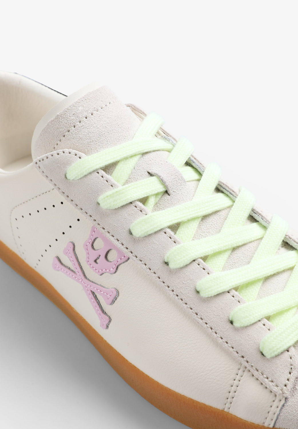 SNEAKERS BAJAS DETALLES CONTRASTE - Scalpers