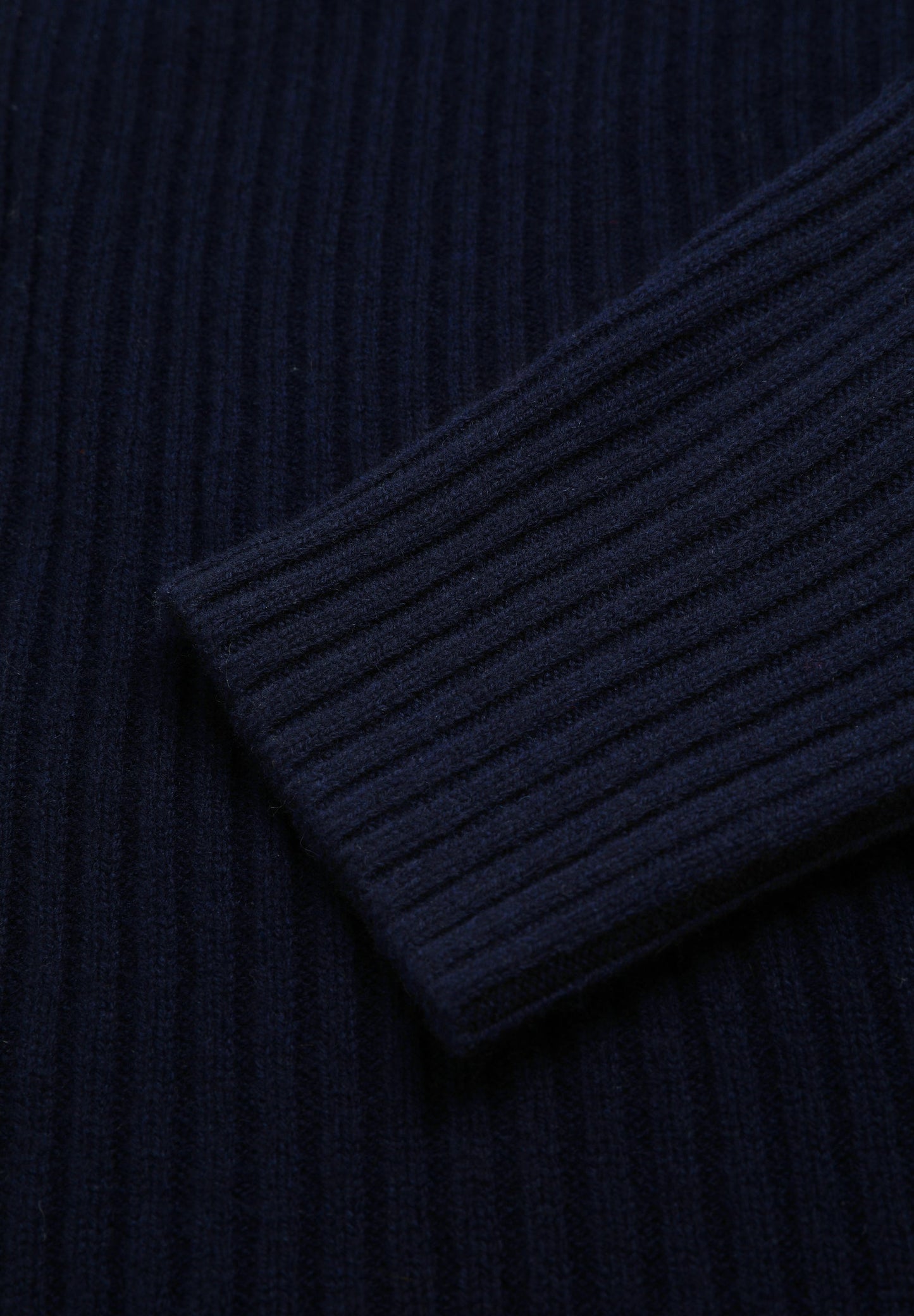 PREMIUM RIBBED SWEATER WITH ZIP