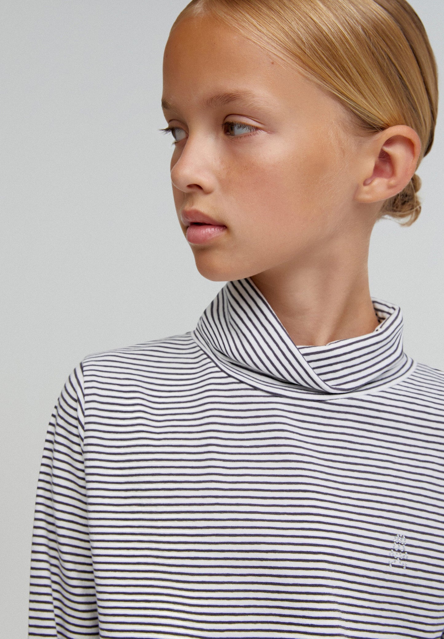 STRIPED COLLARED T-SHIRT