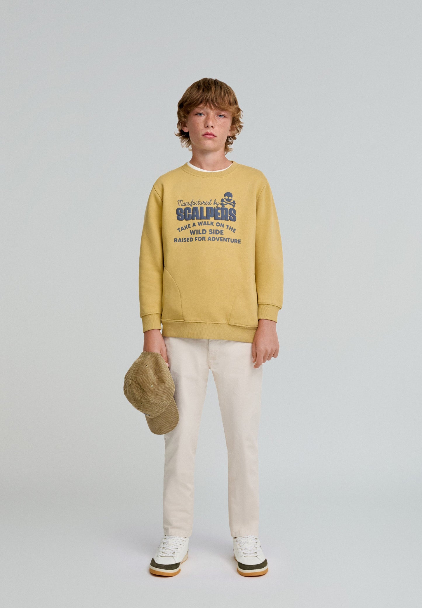 SWEATSHIRT WITH POCKETS AND RAISED LOGO