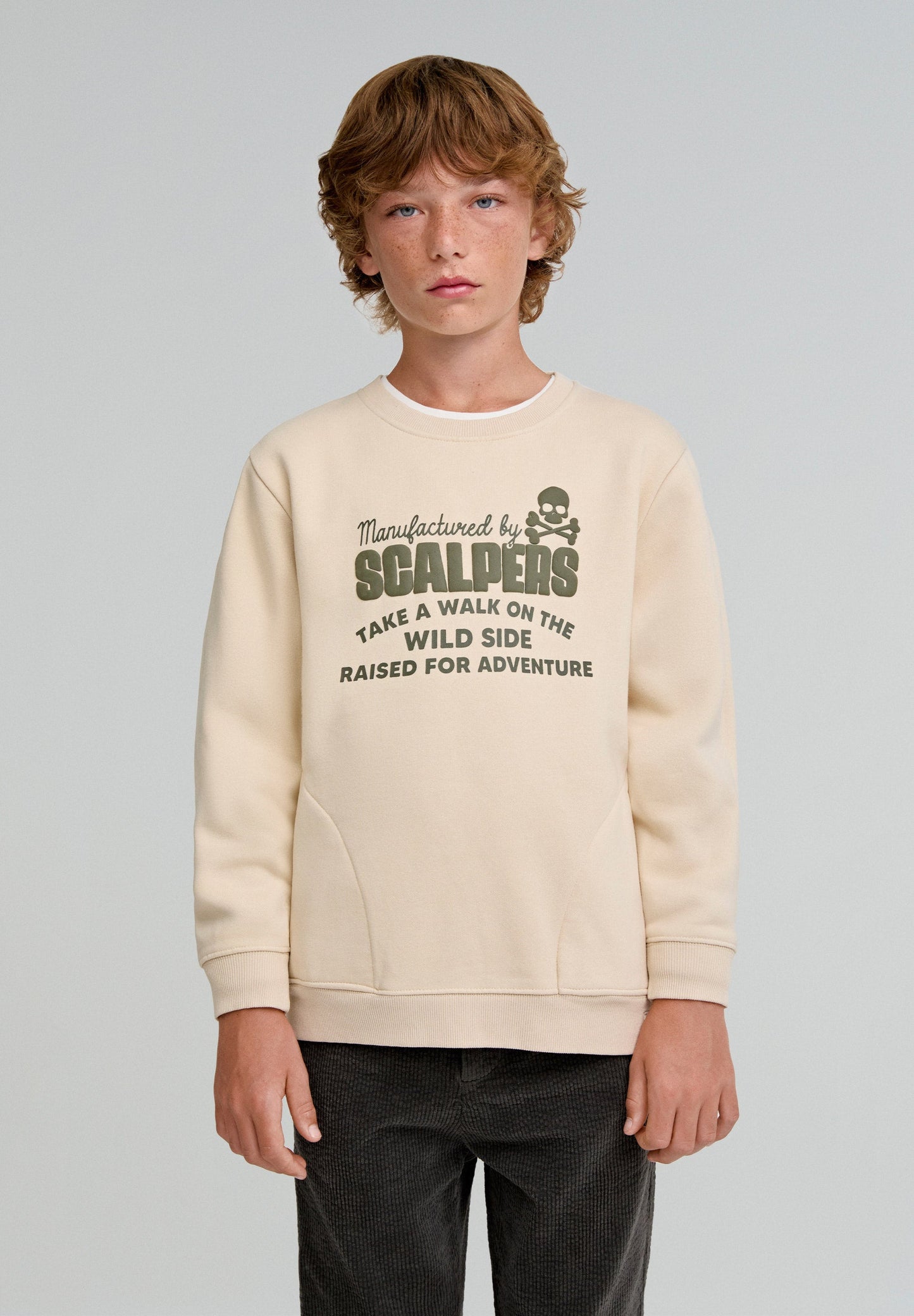 SWEATSHIRT WITH POCKETS AND RAISED LOGO