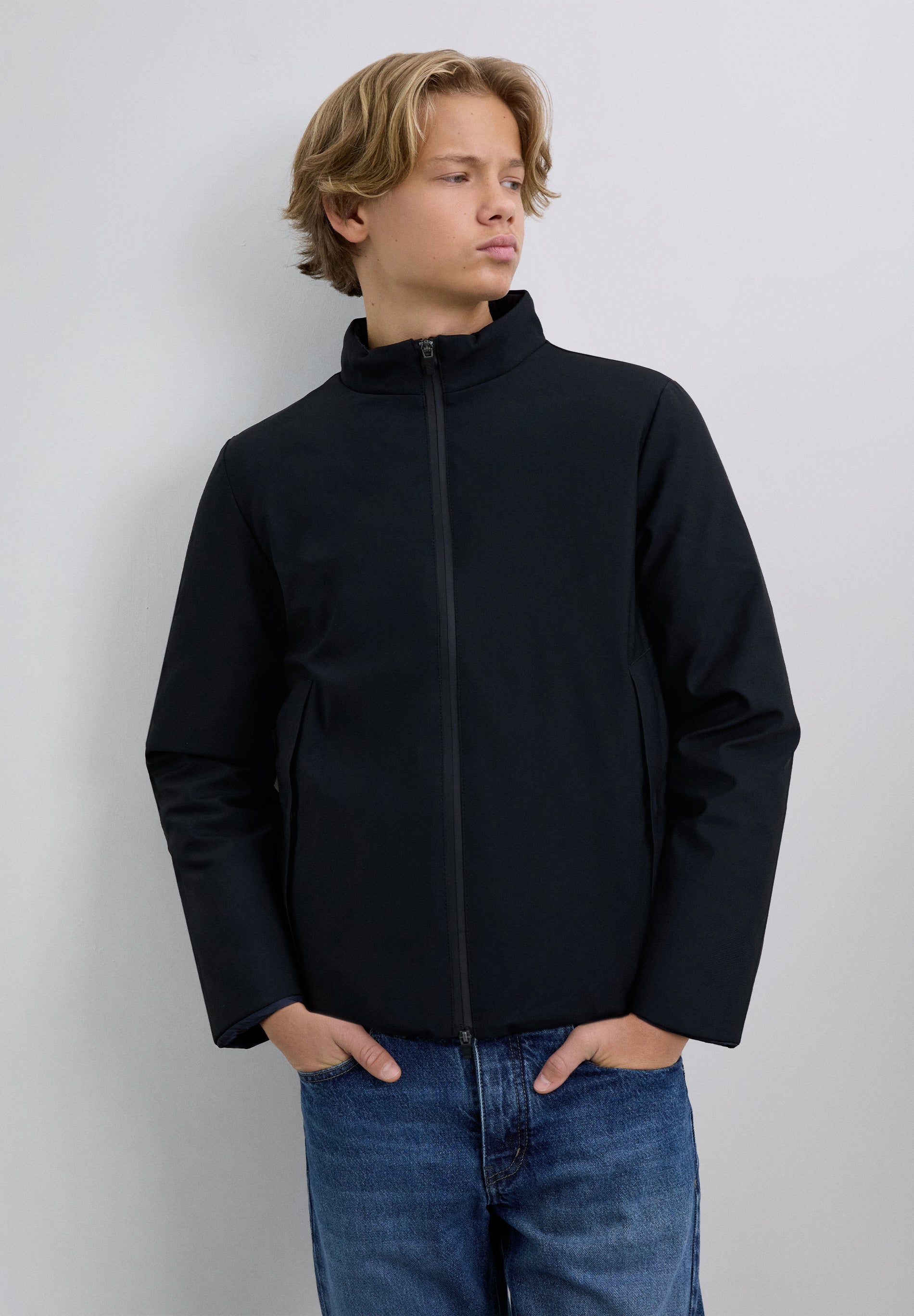 JACKET WITH DETACHABLE HOOD AND LOGO