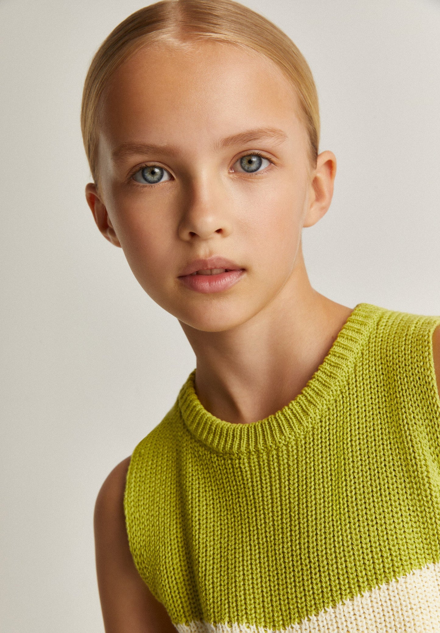 THREE-COLOURED KNIT WAISTCOAT