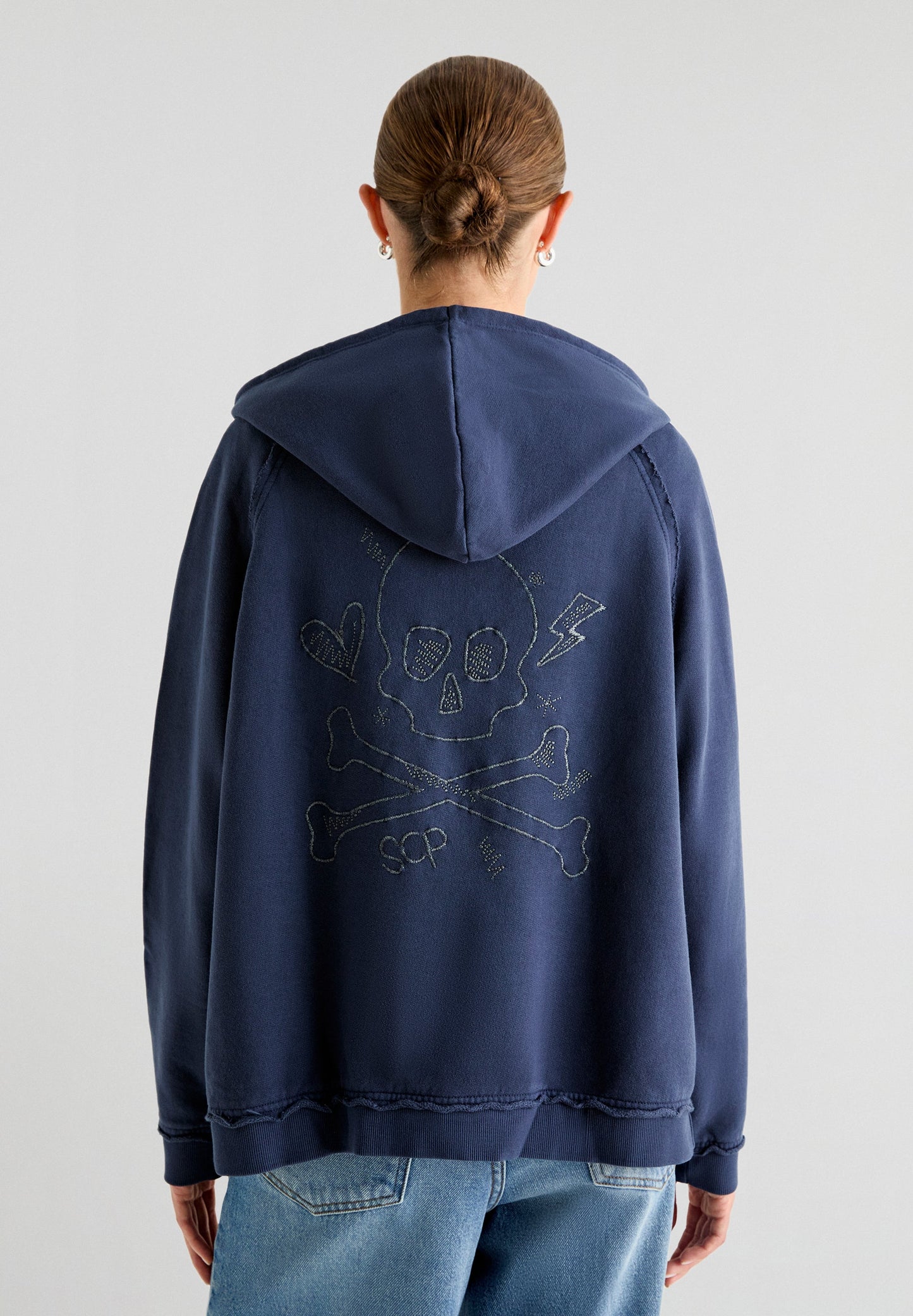 EMB SKULL HOODIE SWEATER