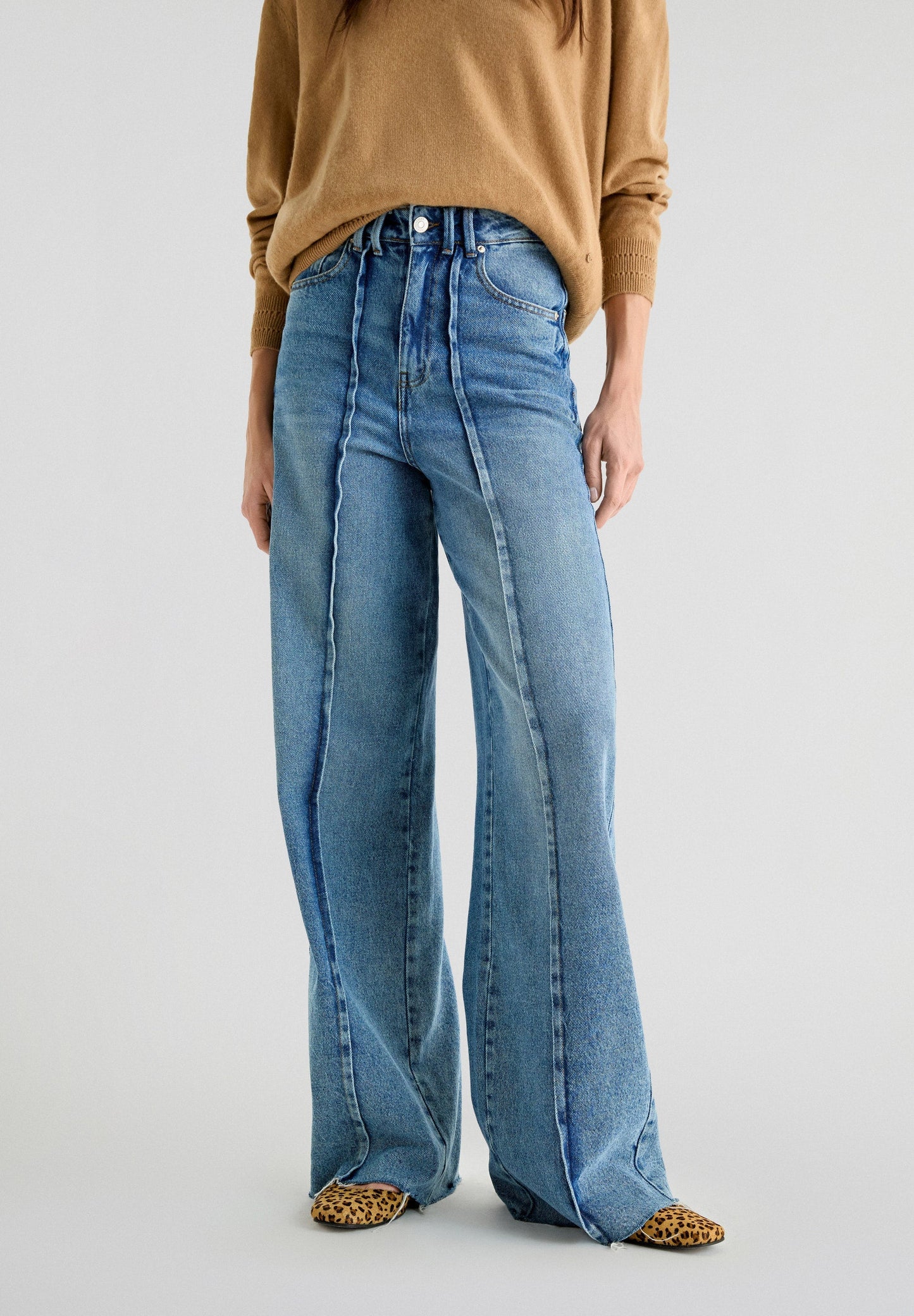 FULL LENGTH JEANS WITH TOPSTITCHING