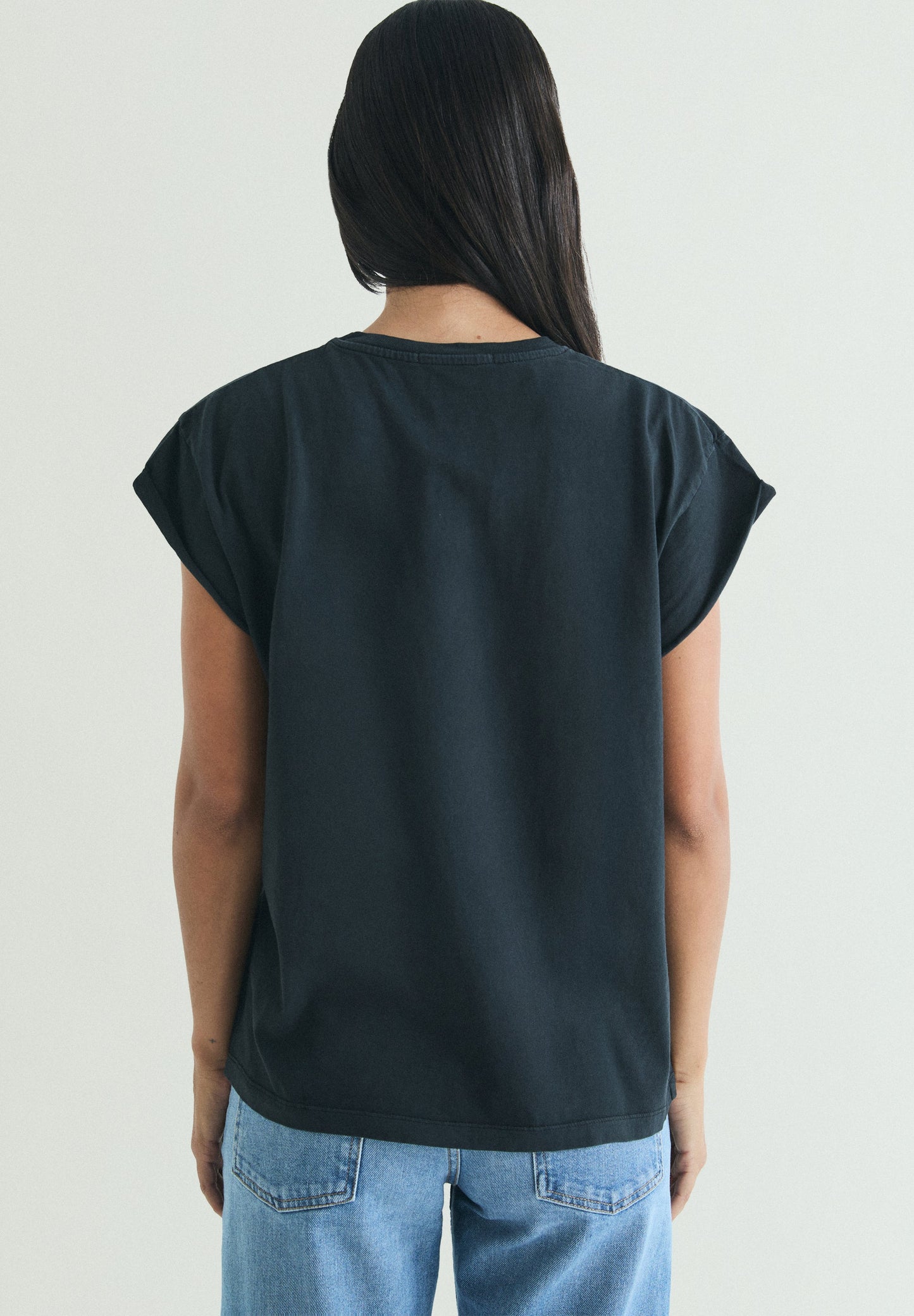 EMBROIDERED SKULL T-SHIRT