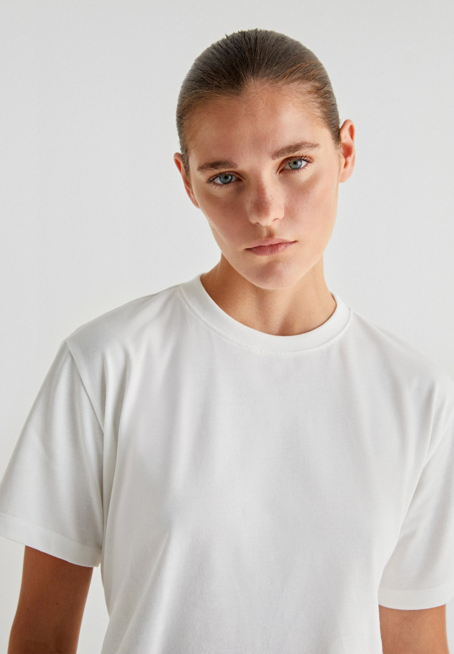 BACK KNOT T-SHIRT