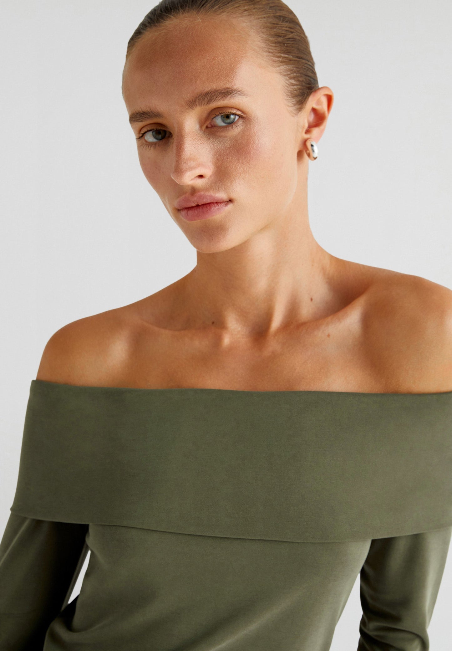 COLD-SHOULDER TOP